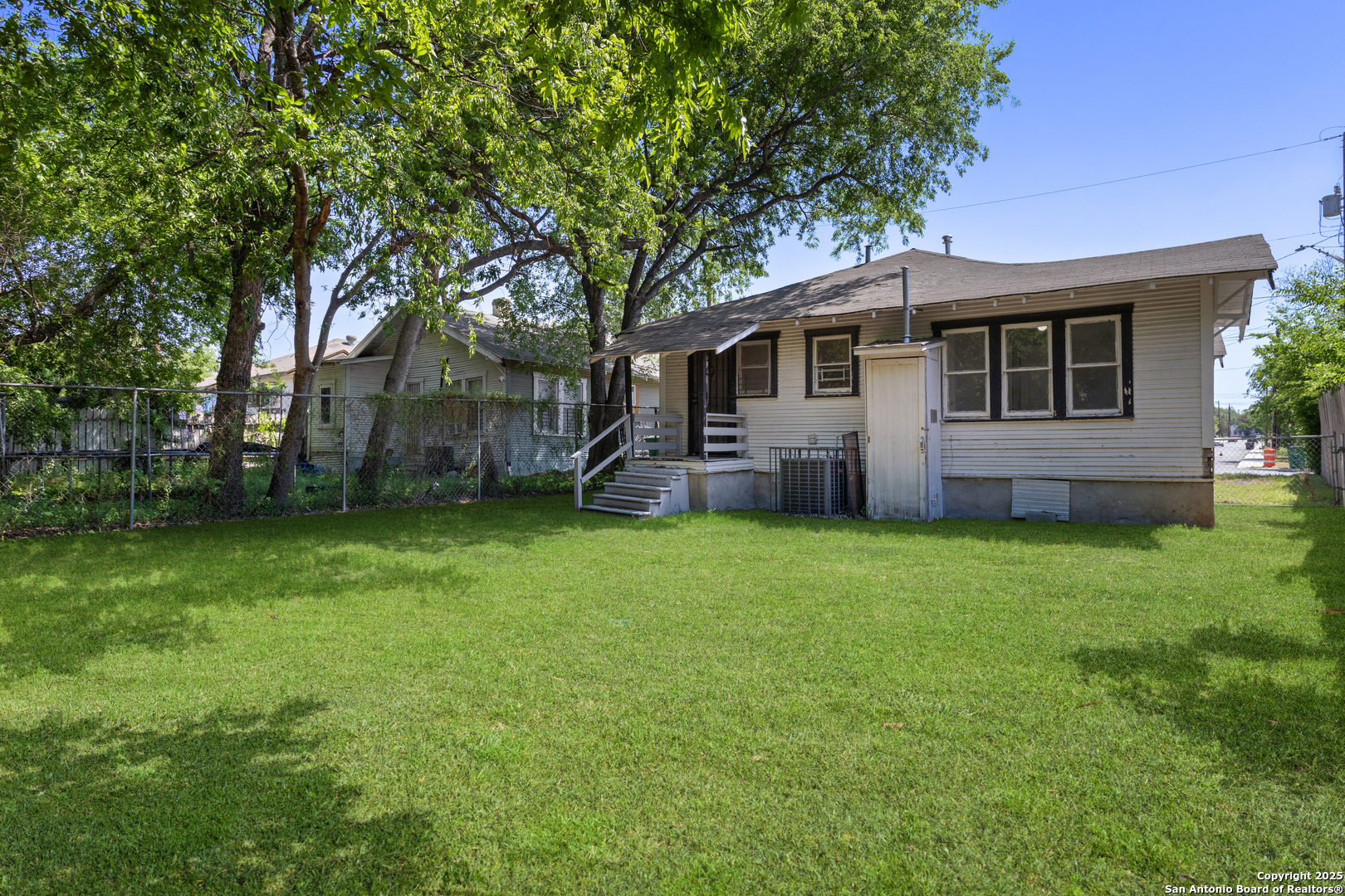 1007 Pine