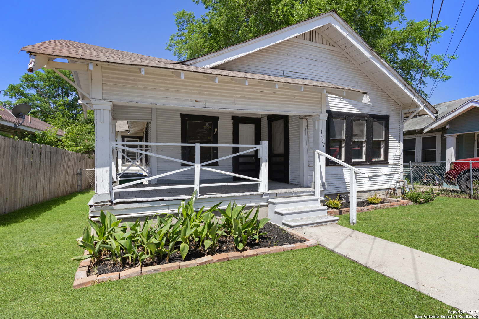 1007 Pine