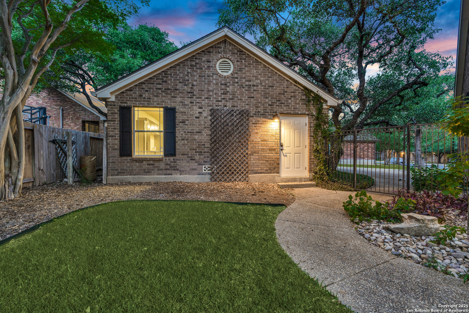 13303 Heights Park