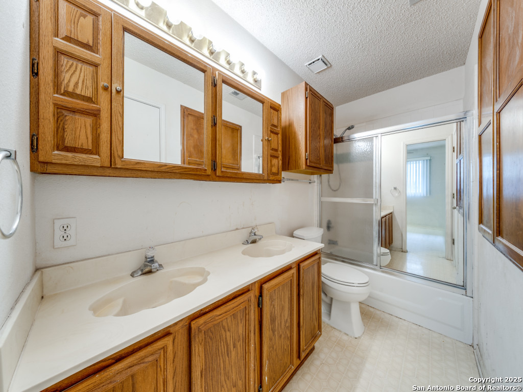 8434 Timber Loche
