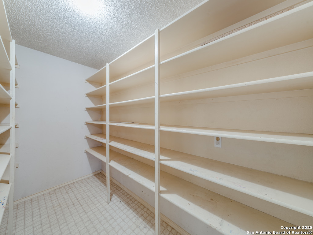 8434 Timber Loche