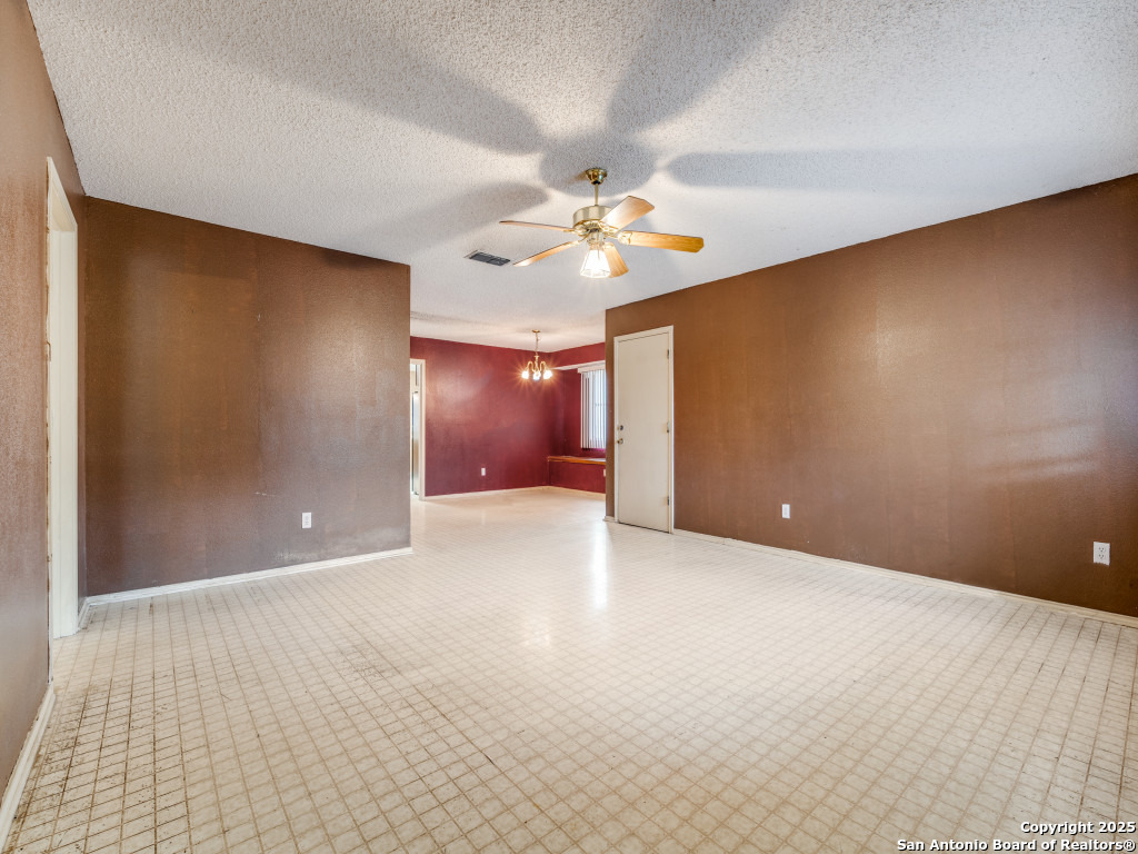 8434 Timber Loche