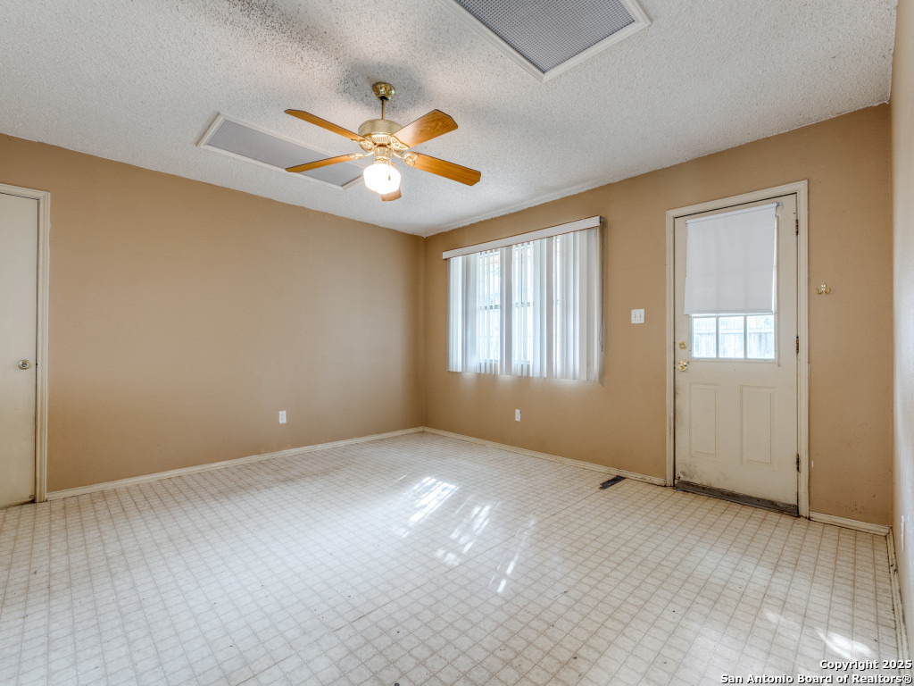8434 Timber Loche
