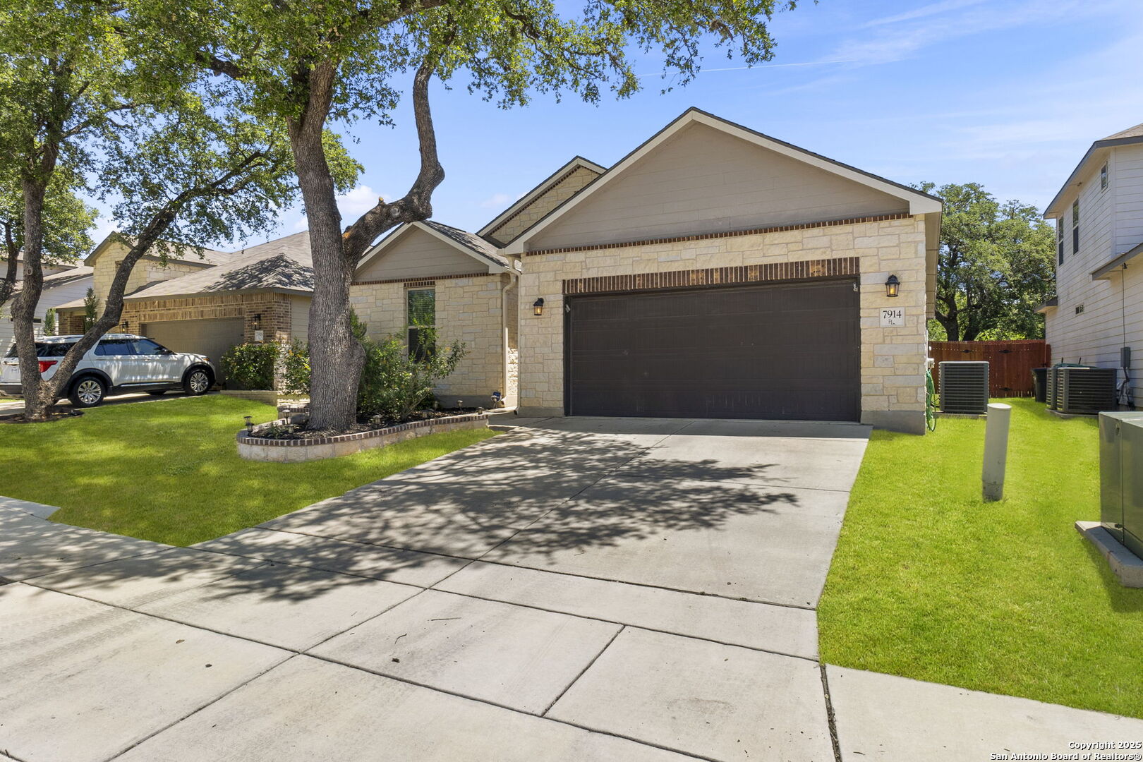 7914 Blackhawk Pass