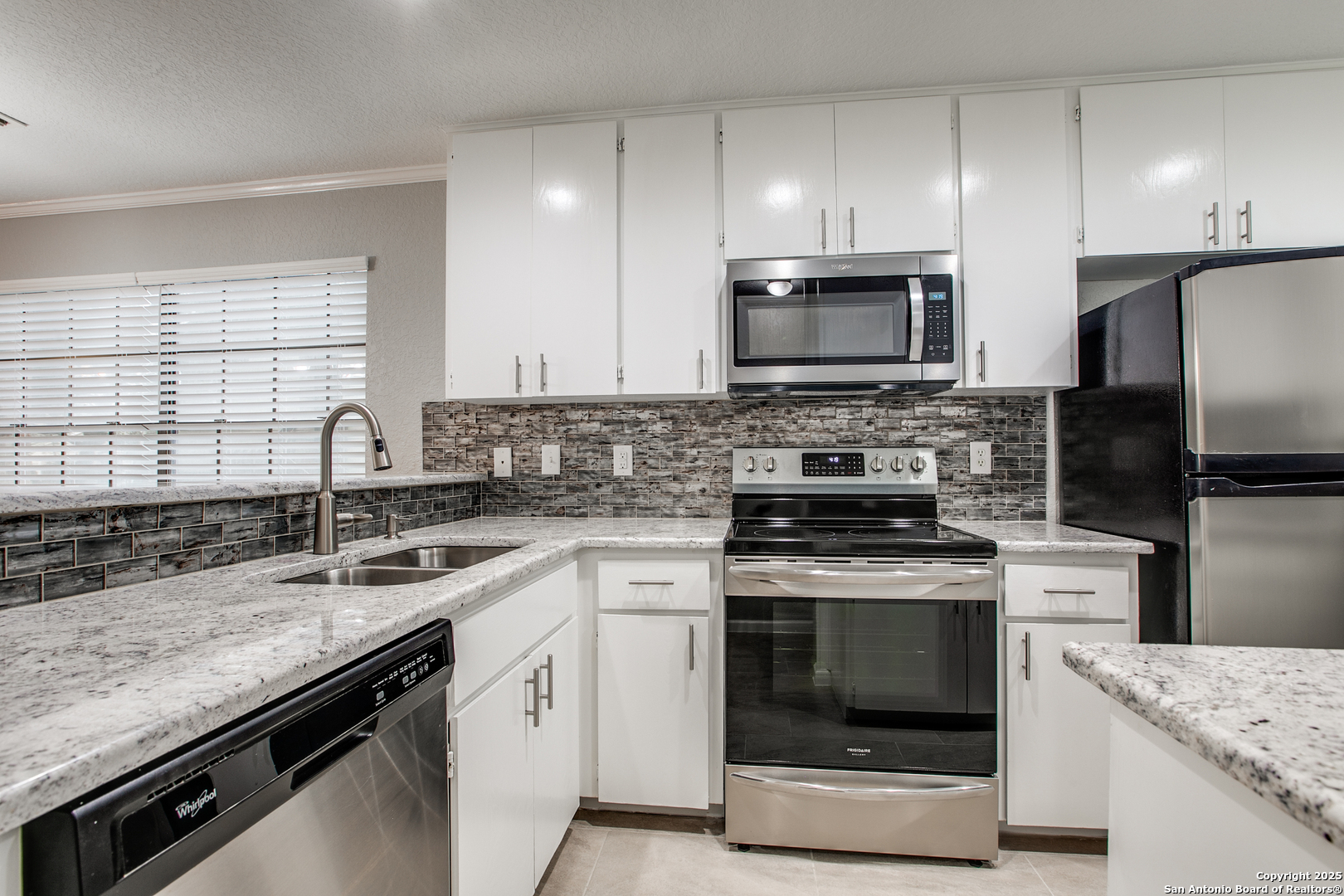 11815 Vance Jackson 606