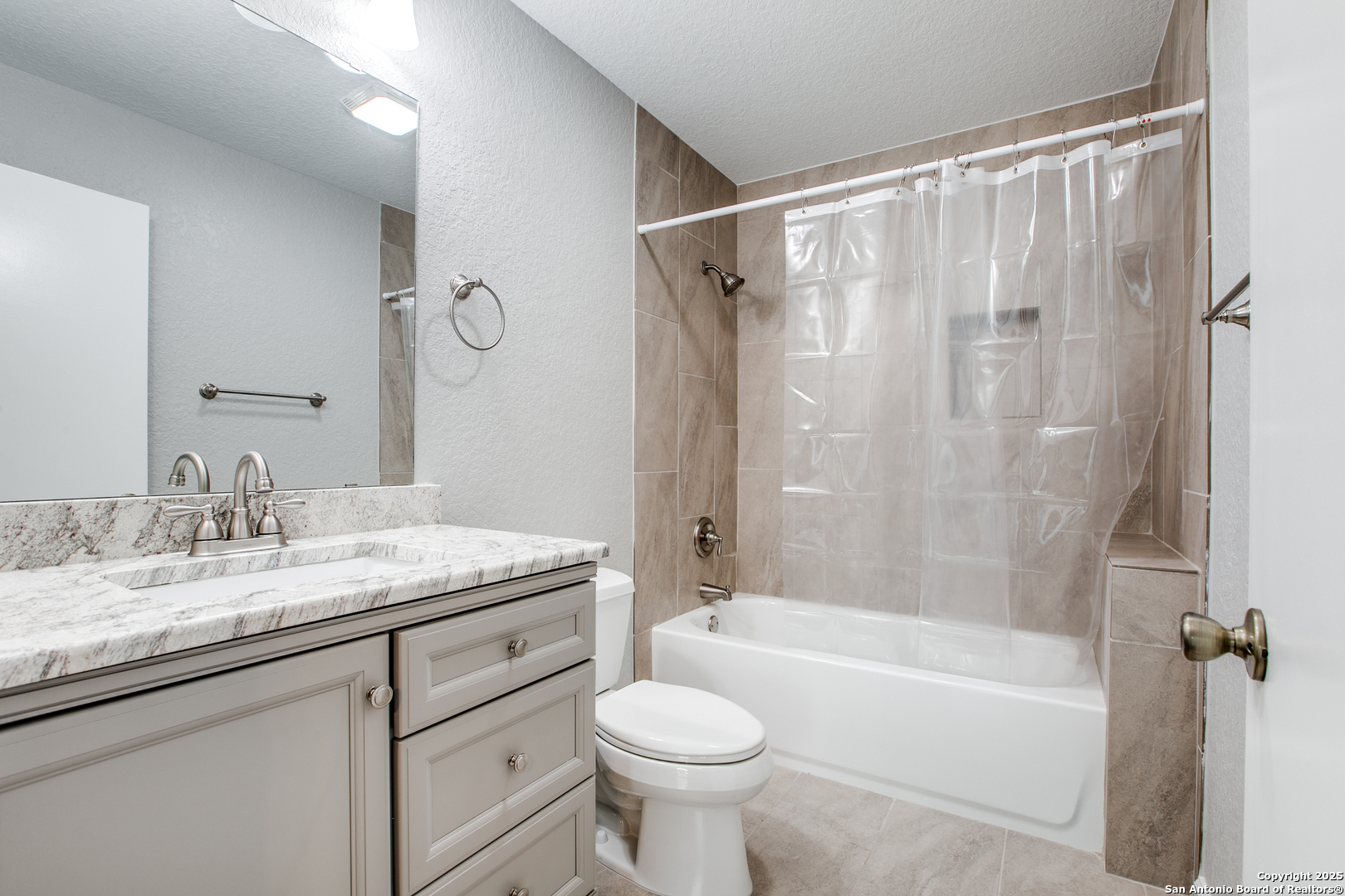 11815 Vance Jackson 606