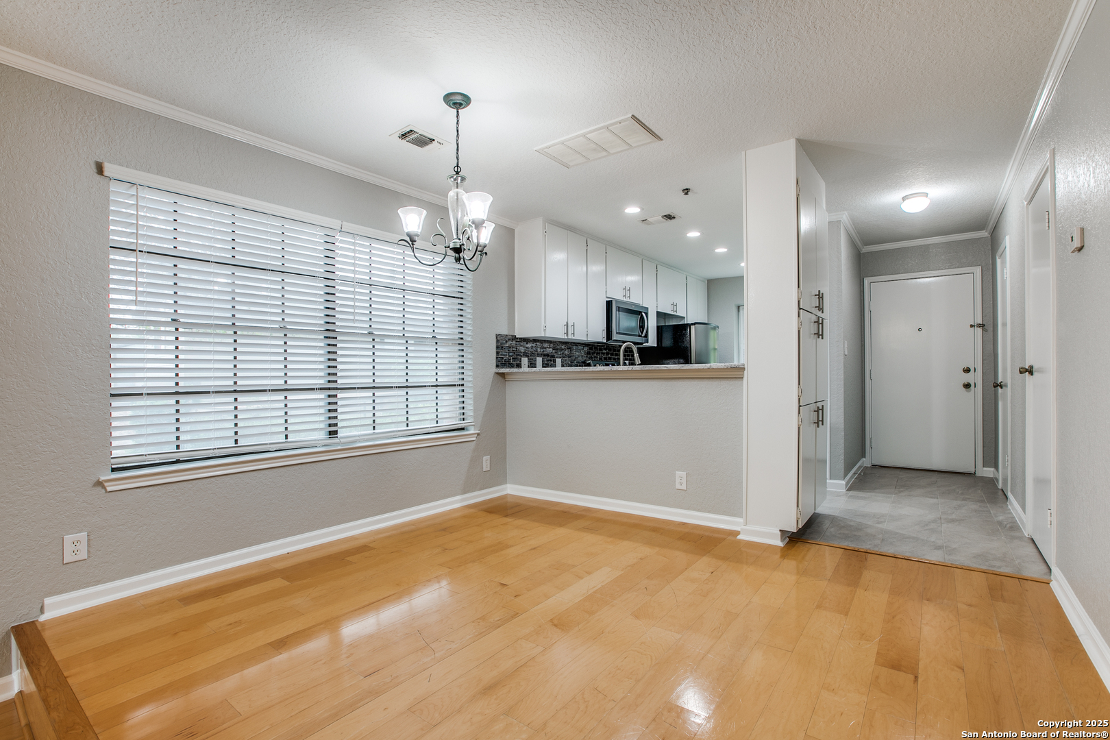 11815 Vance Jackson 606