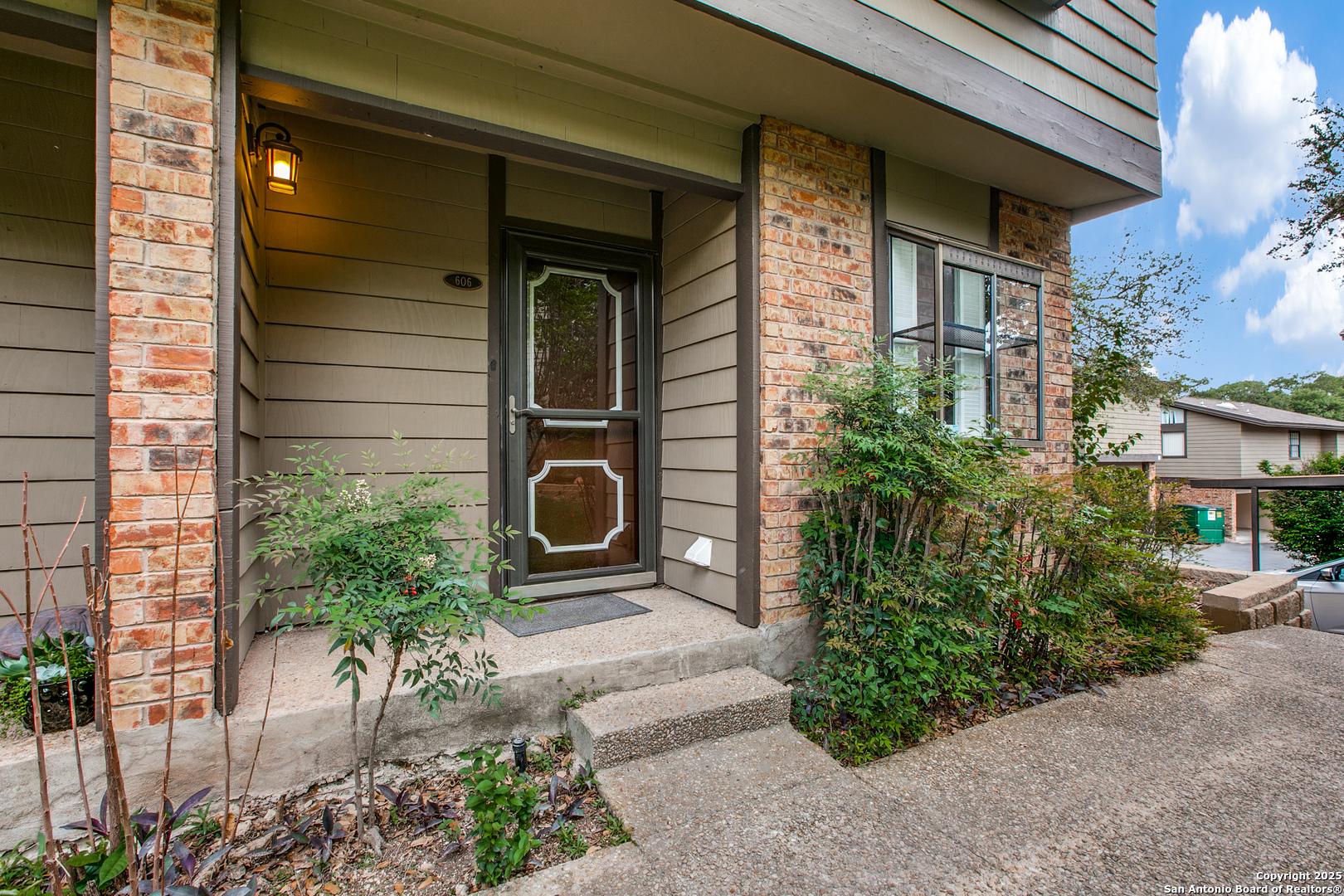 11815 Vance Jackson 606