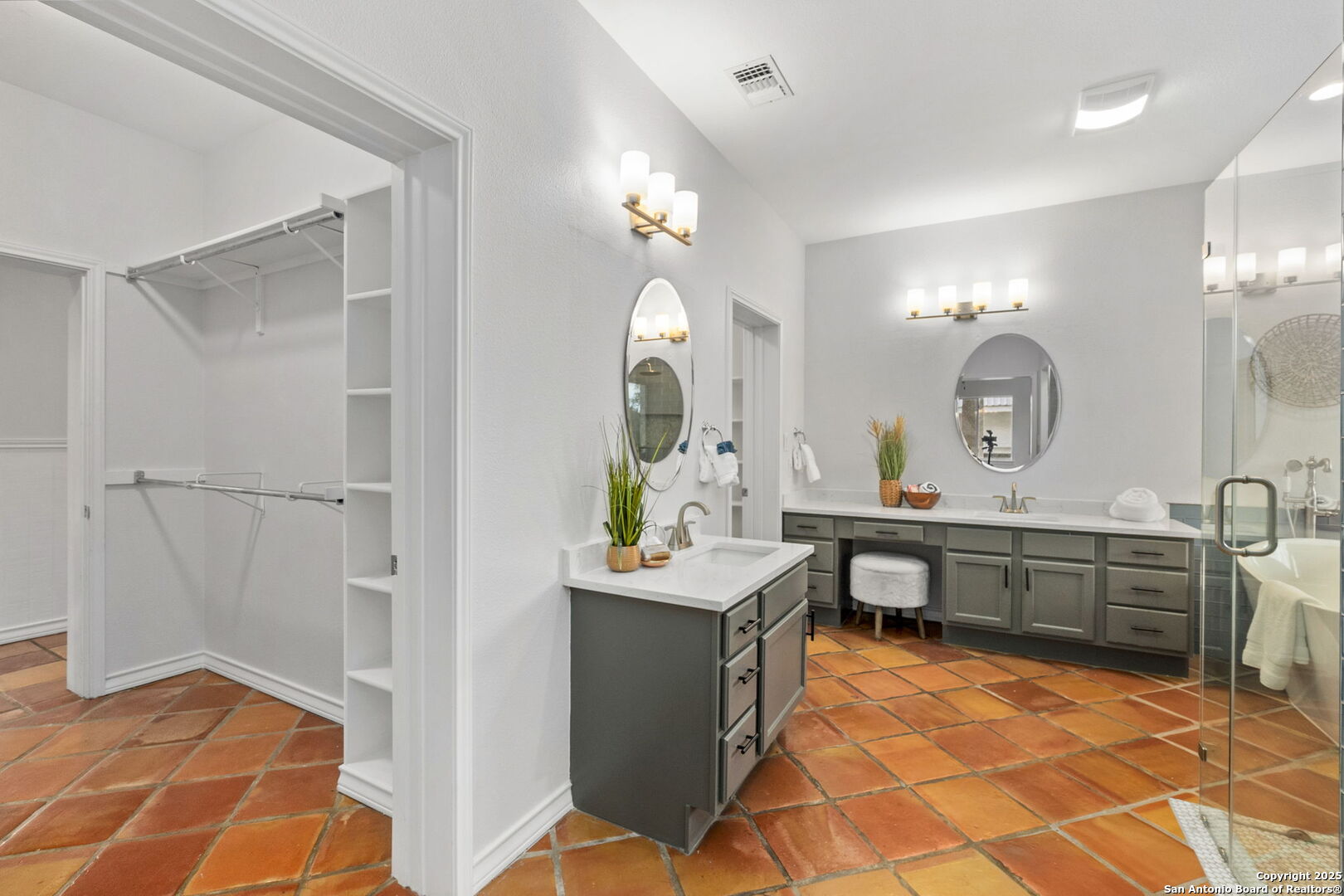 1042 Flagstone Dr