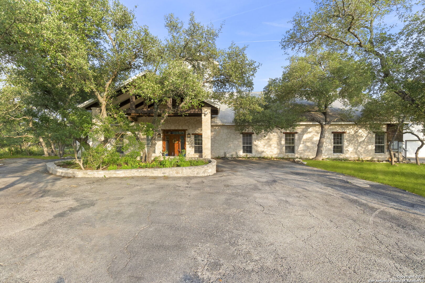1042 Flagstone Dr