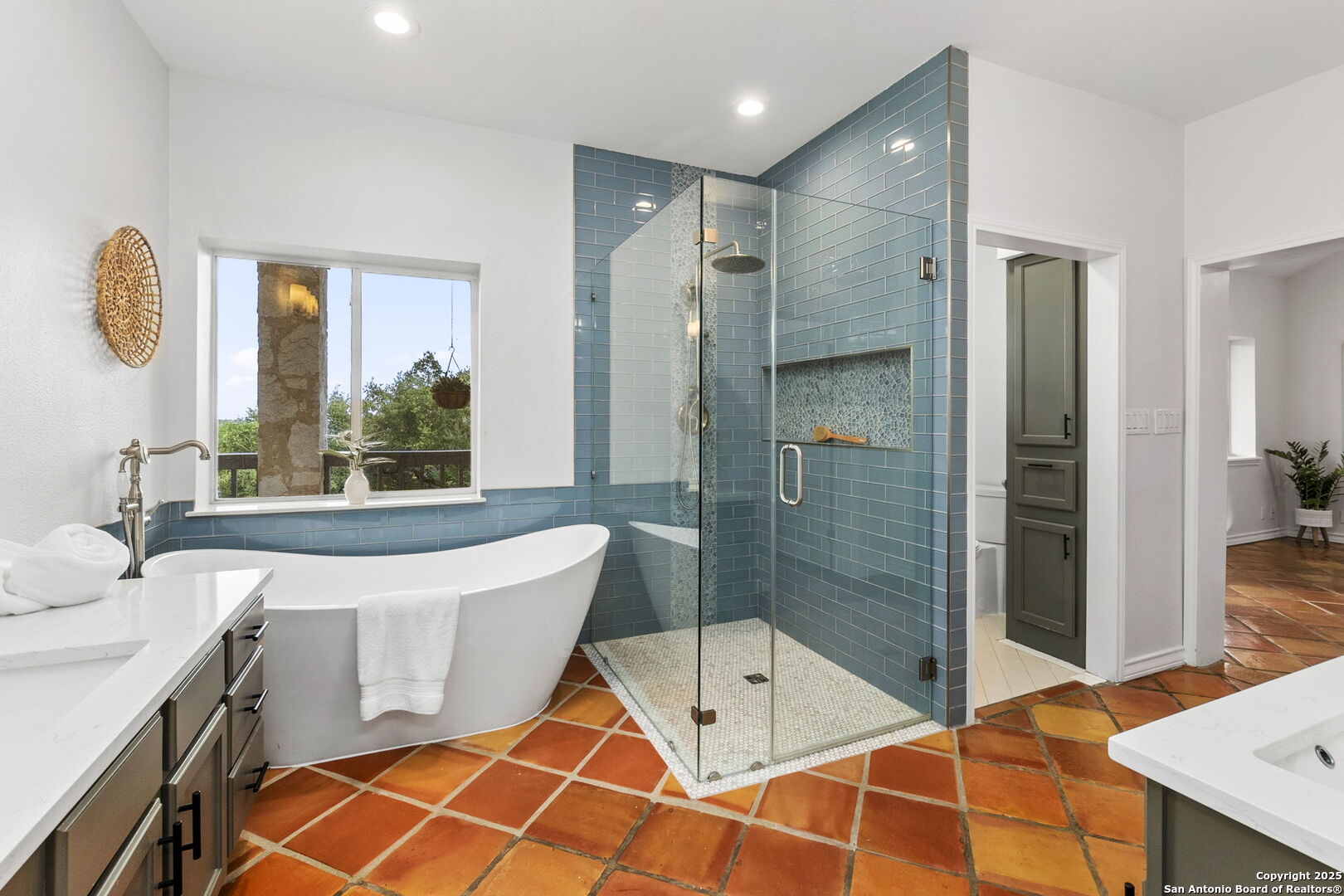 1042 Flagstone Dr