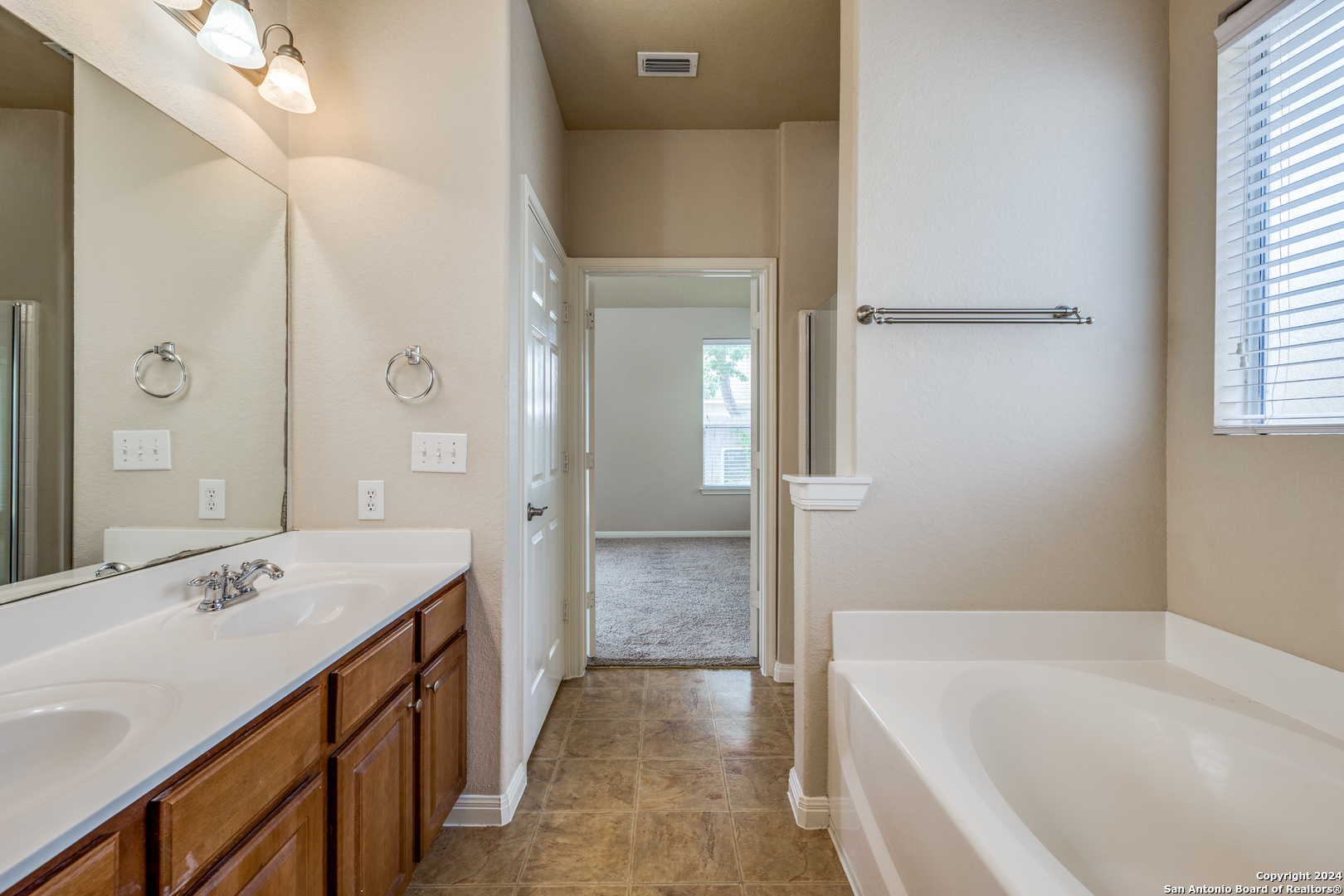 10603 CATFISH LN