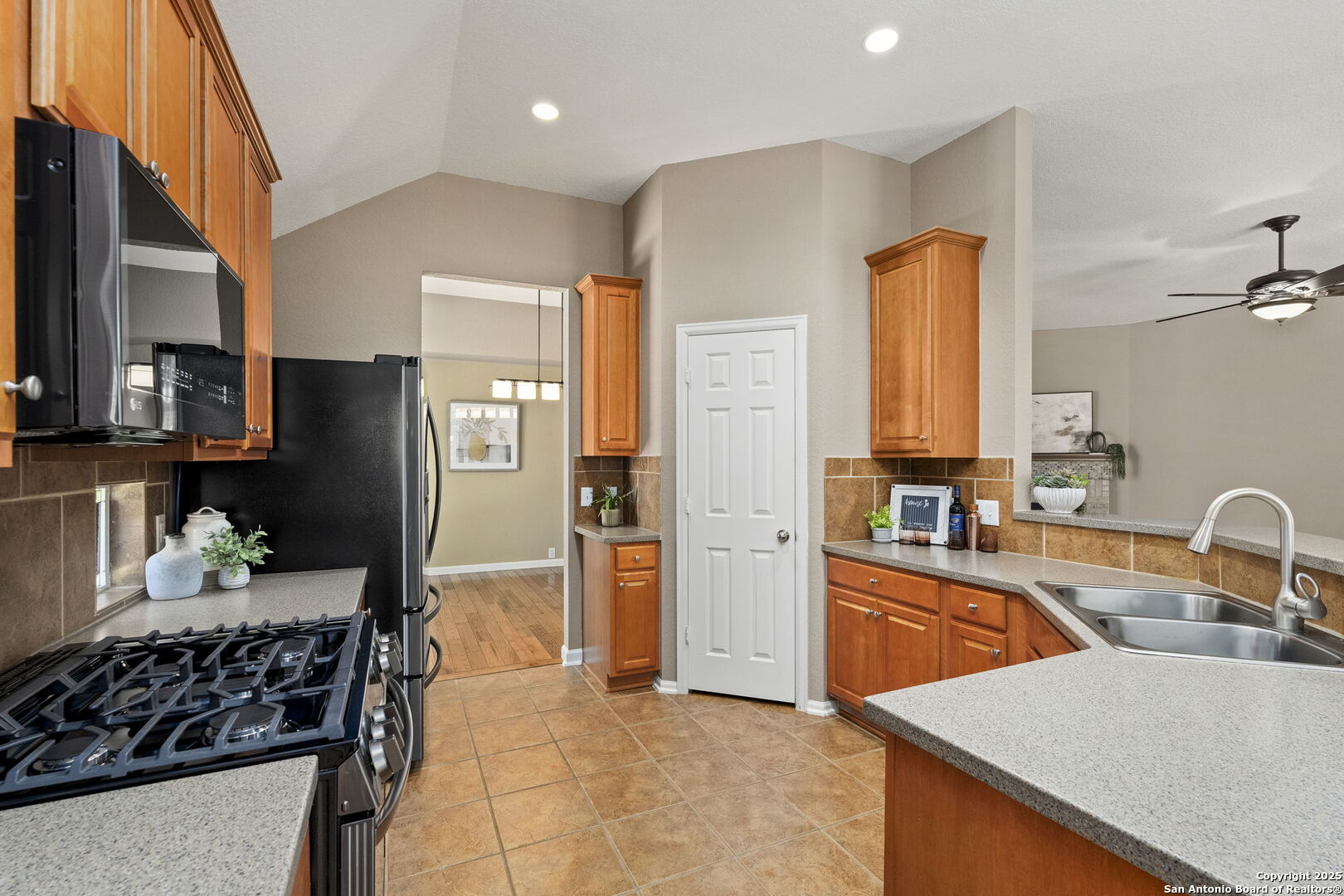 4707 River Rock