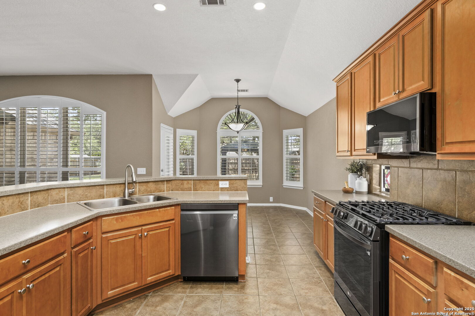 4707 River Rock