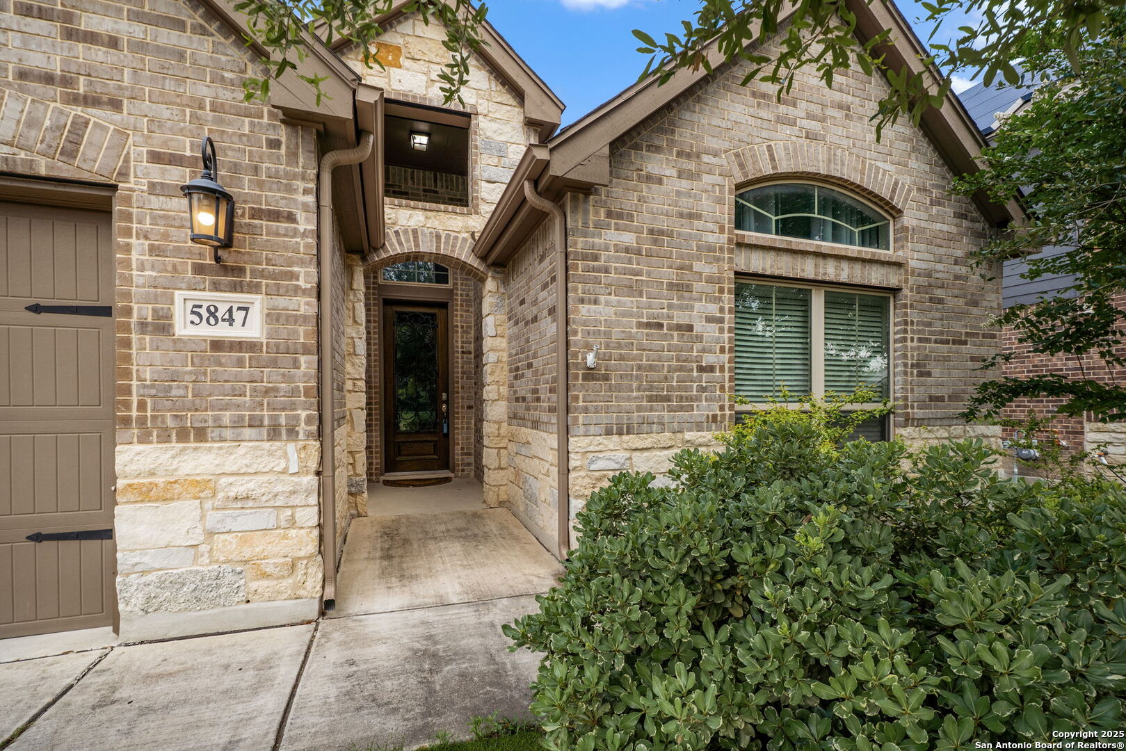 5847 Sweetwater