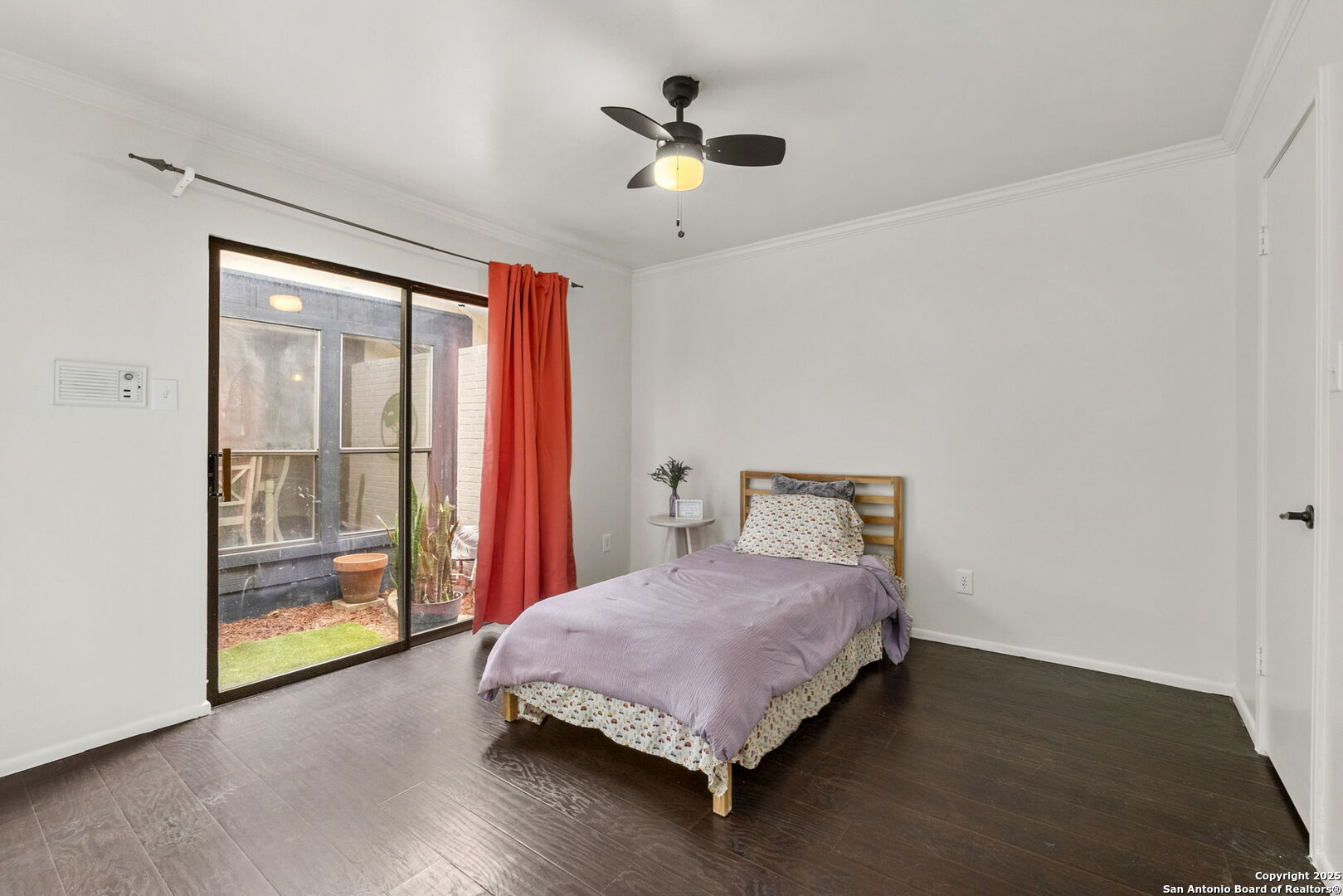 6210 Meadow Grove