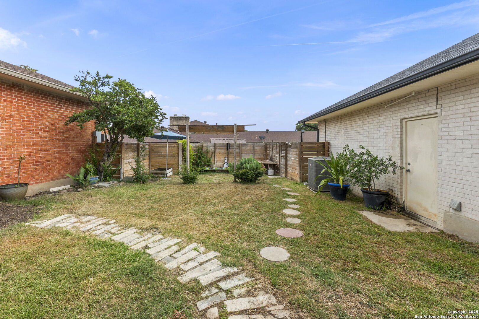 6210 Meadow Grove