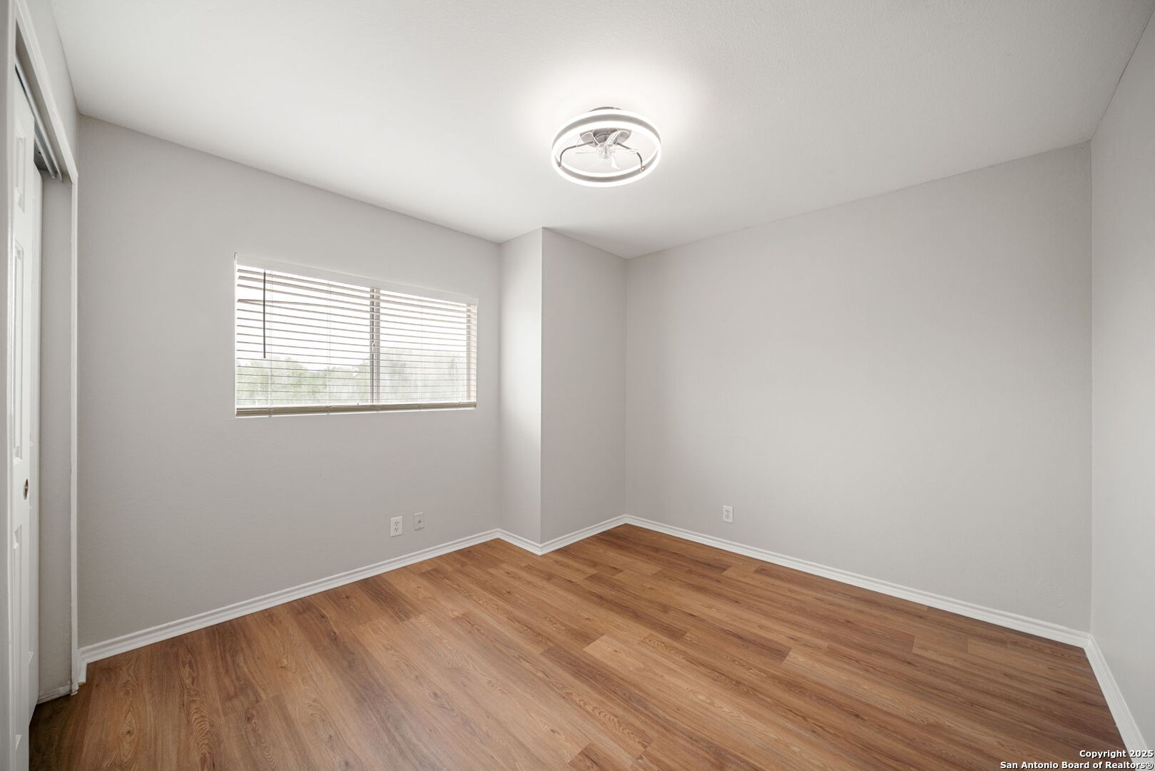 11907 Creek Peak
