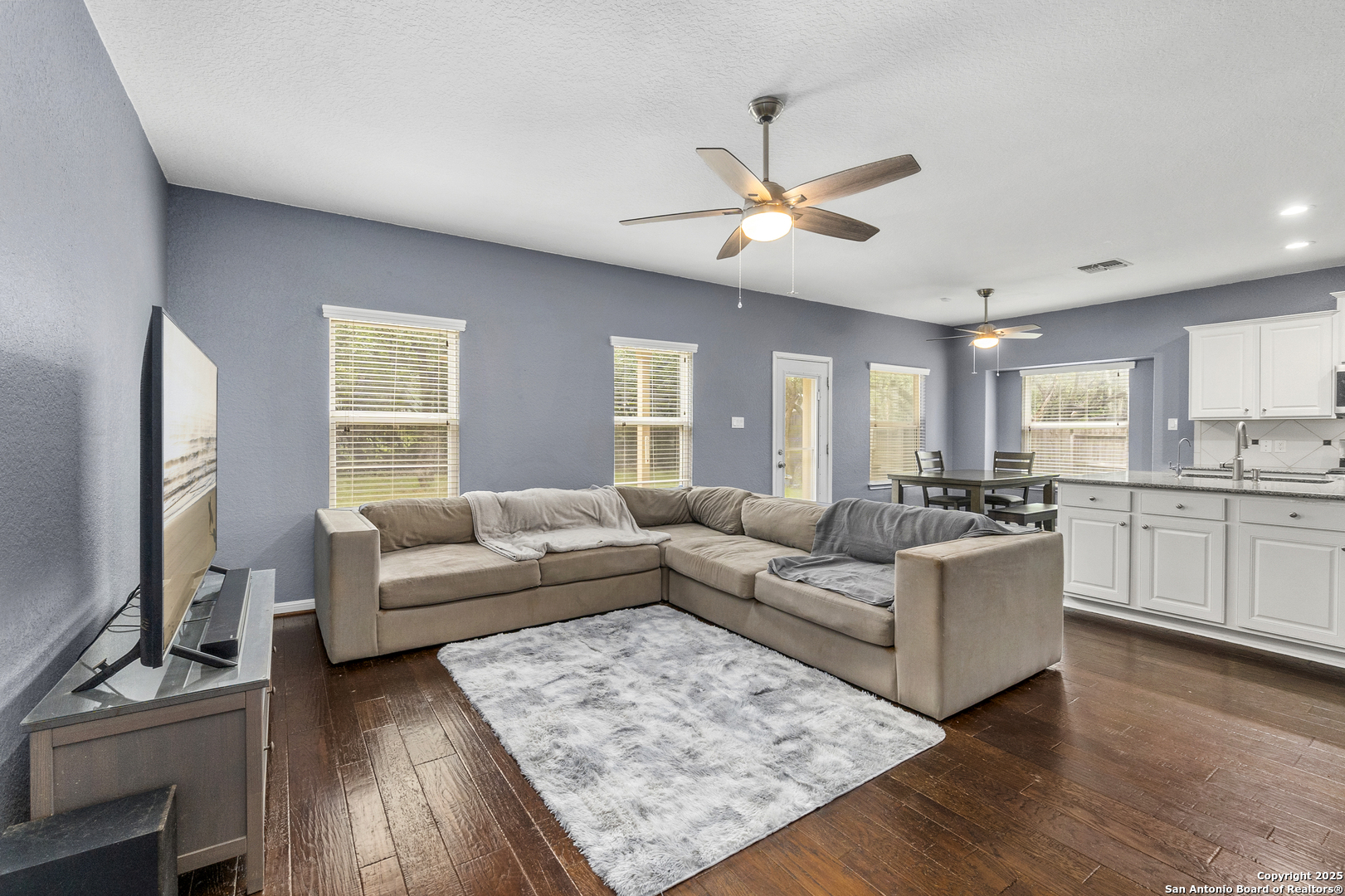 10607 Carmona