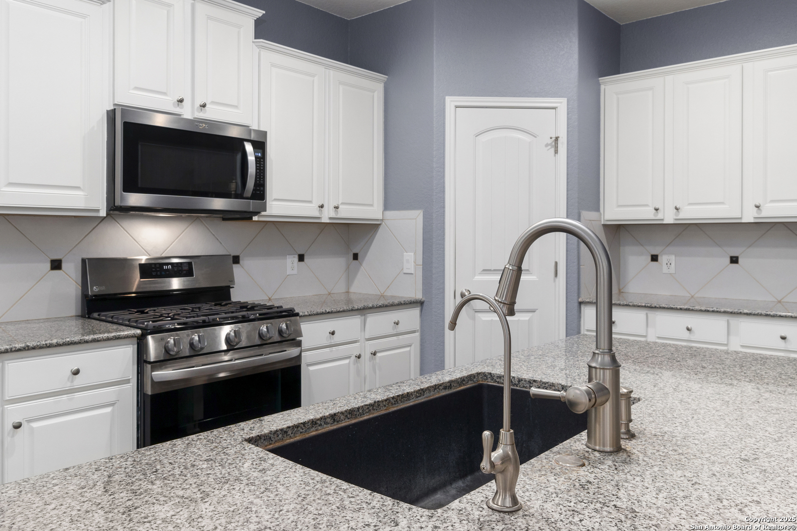 10607 Carmona