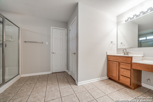 1619 Creek Knoll