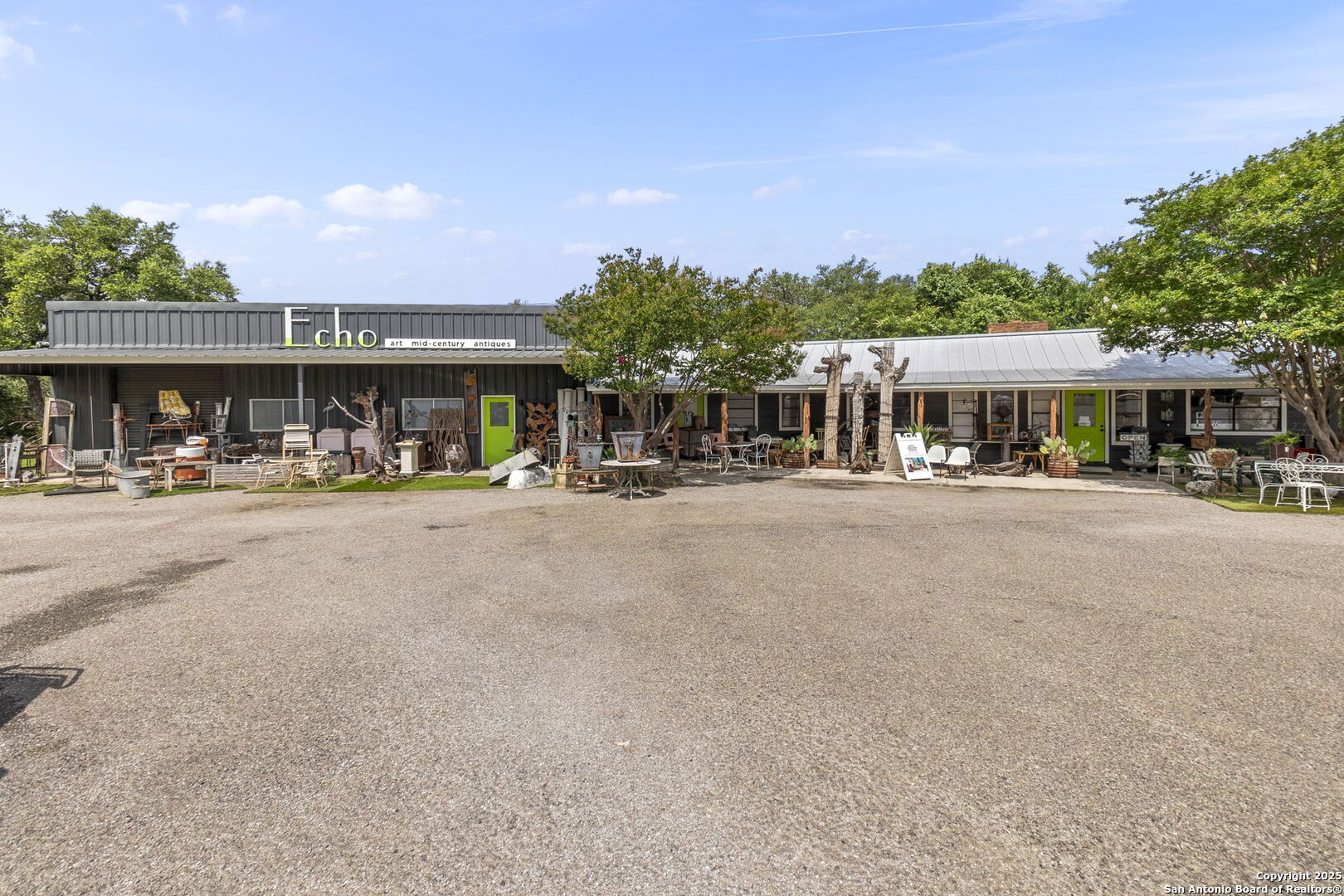 1725 S US Hwy 281