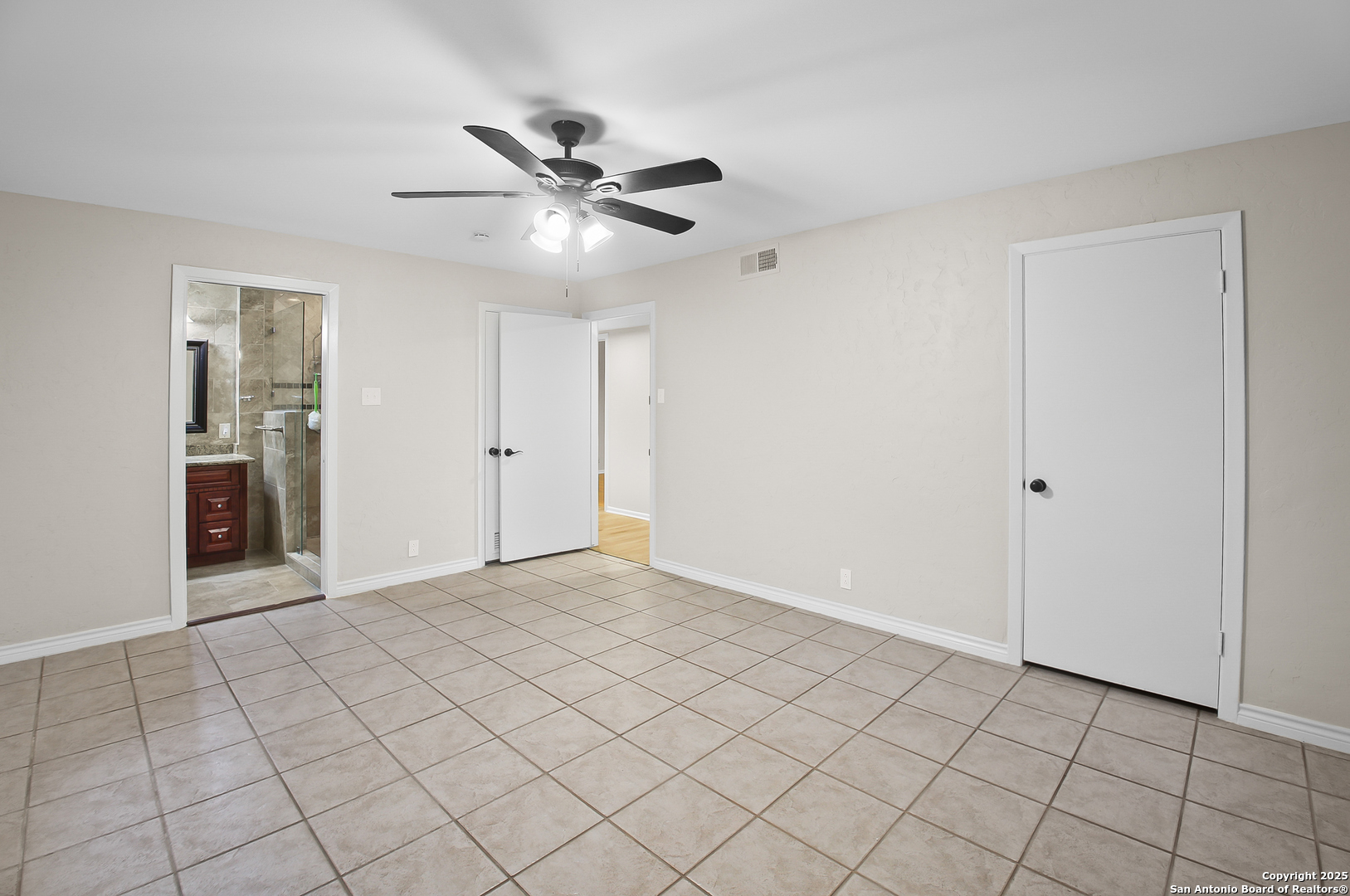 136 Danube Dr