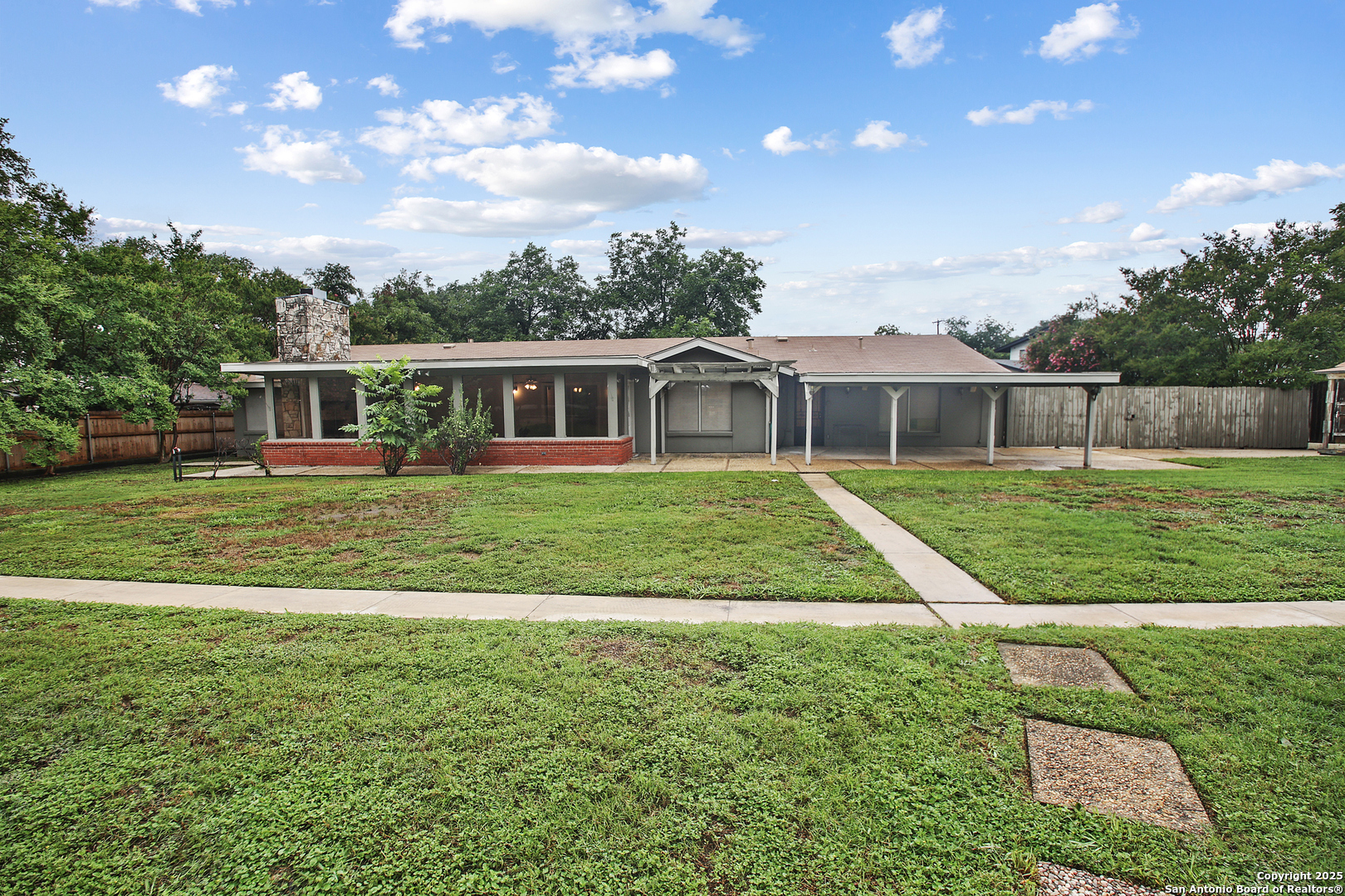 136 Danube Dr