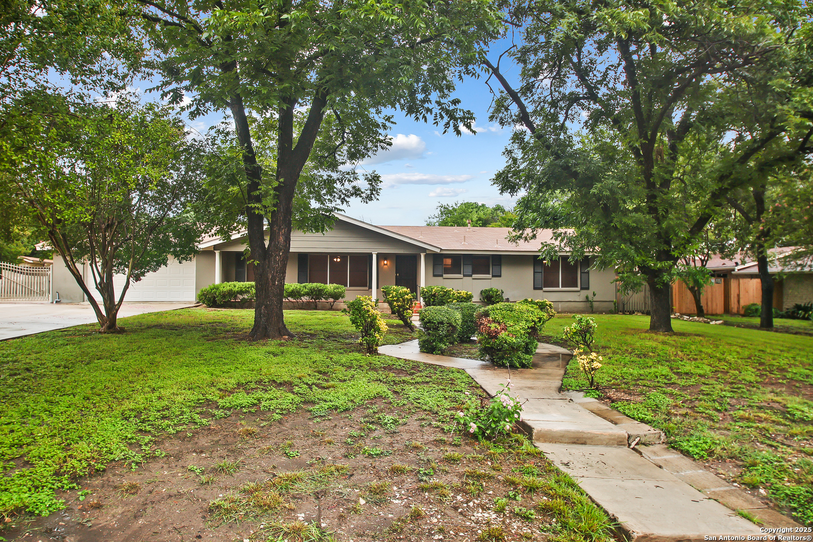 136 Danube Dr