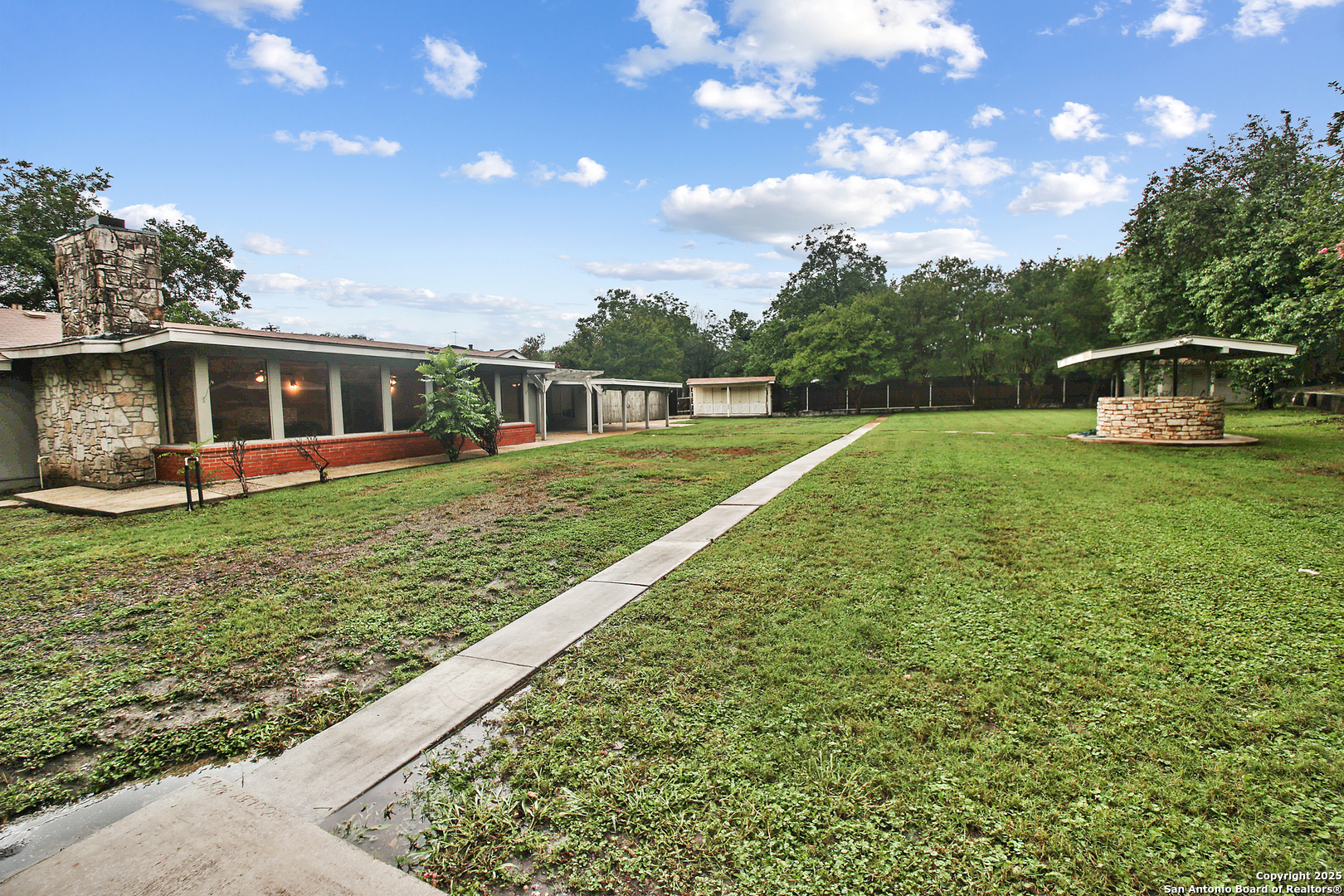 136 Danube Dr