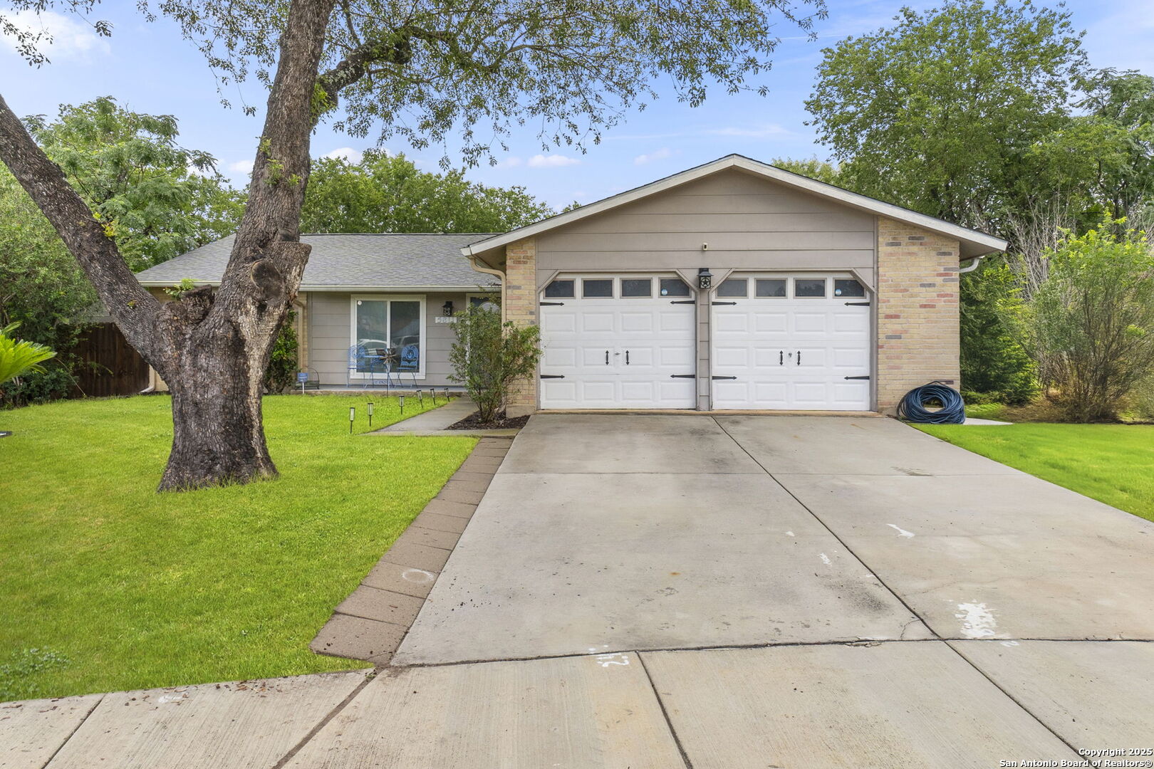 5811 Lake Chap