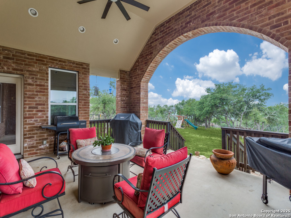 332 Bosque Rdg