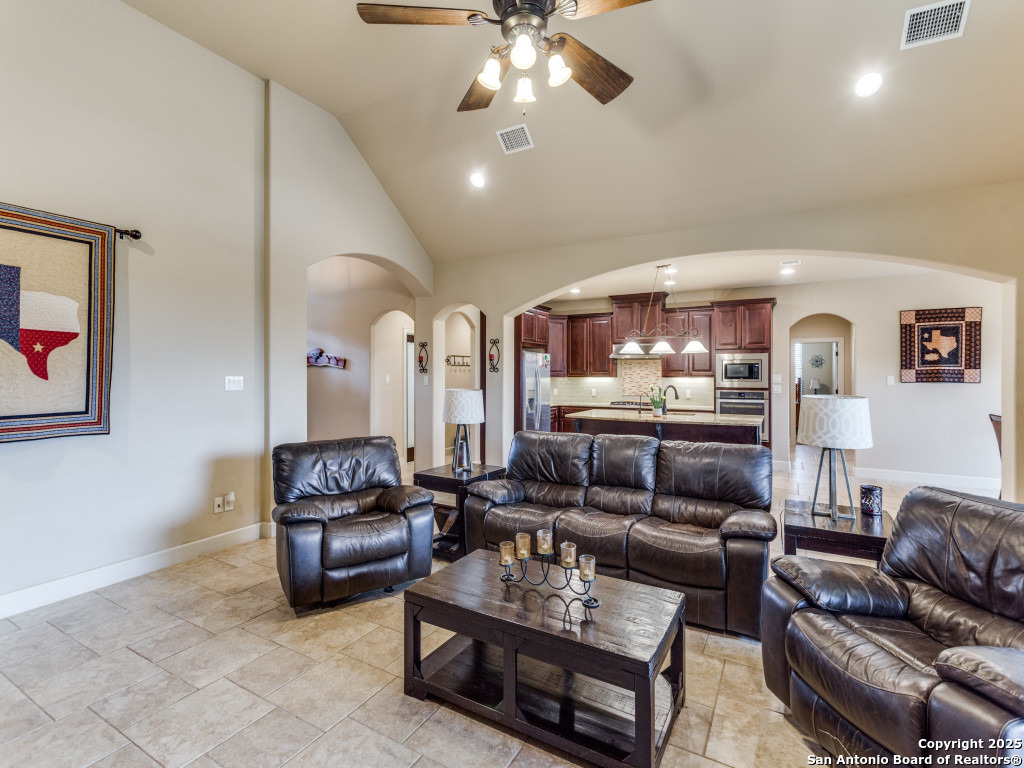 332 Bosque Rdg