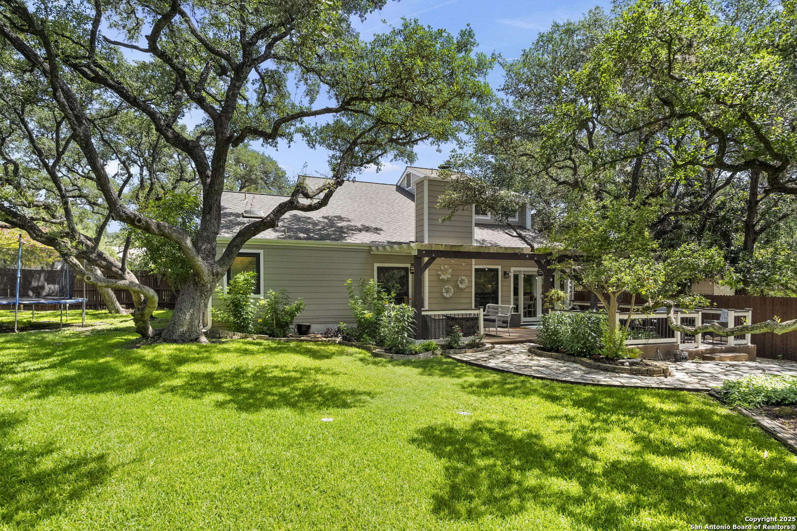 2026 Encino Vista St.