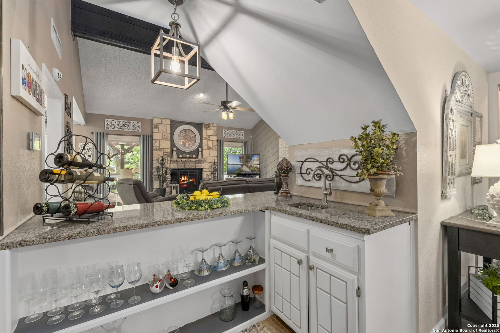 2026 Encino Vista St.