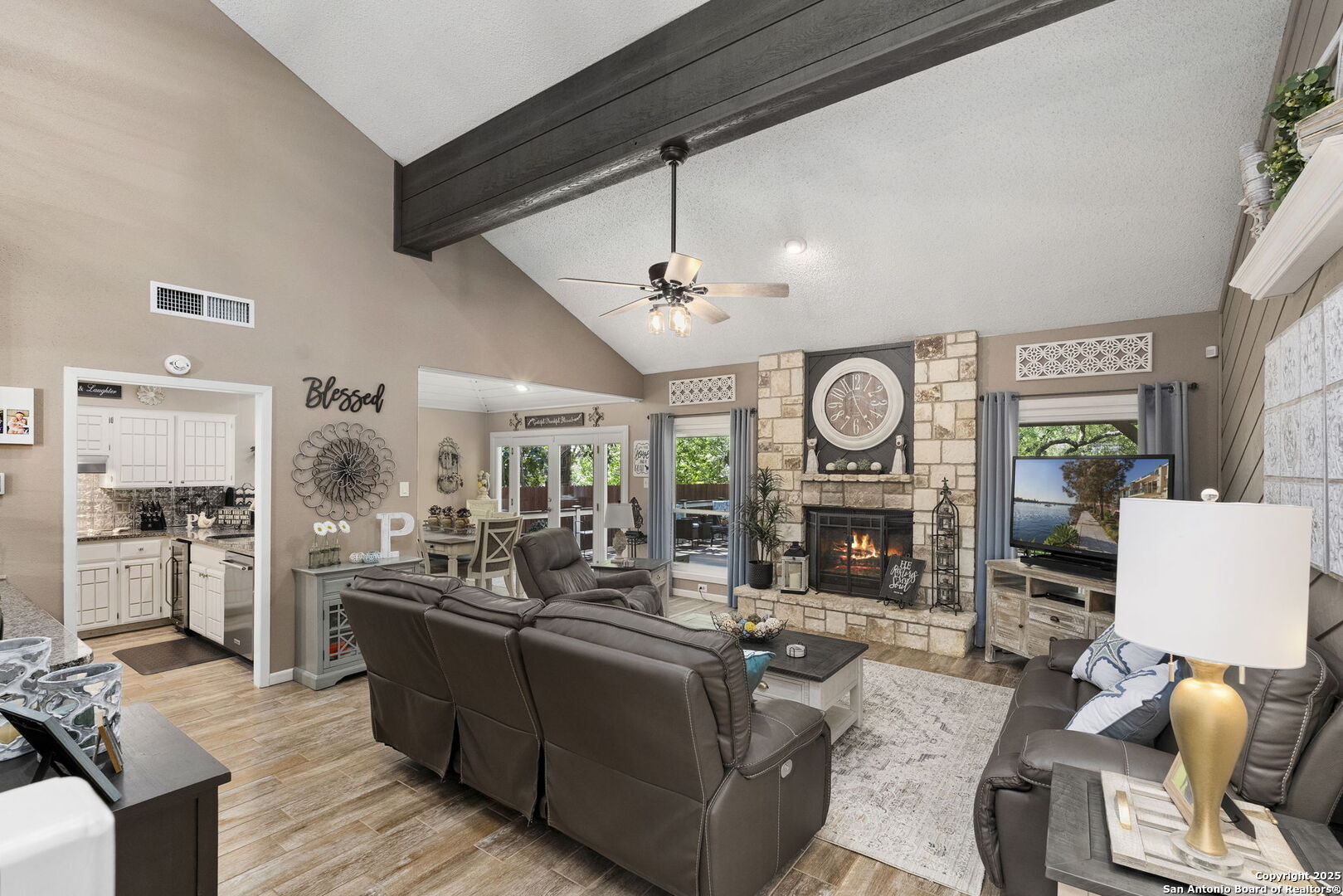 2026 Encino Vista St.