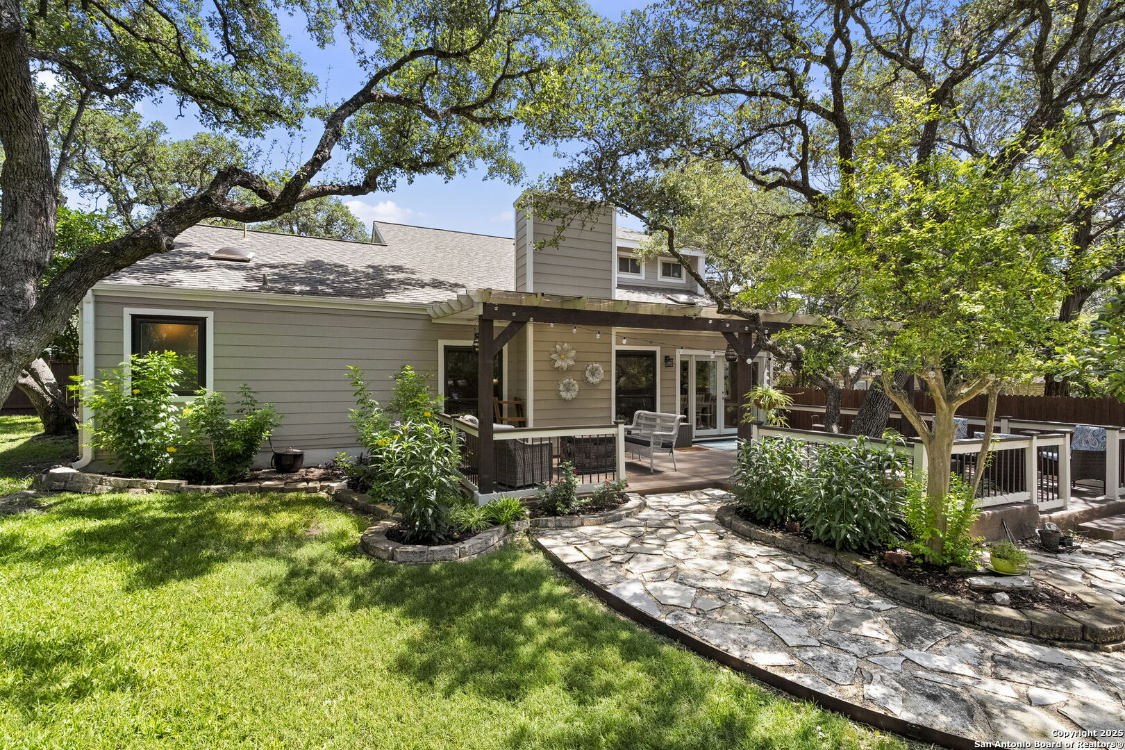 2026 Encino Vista St.