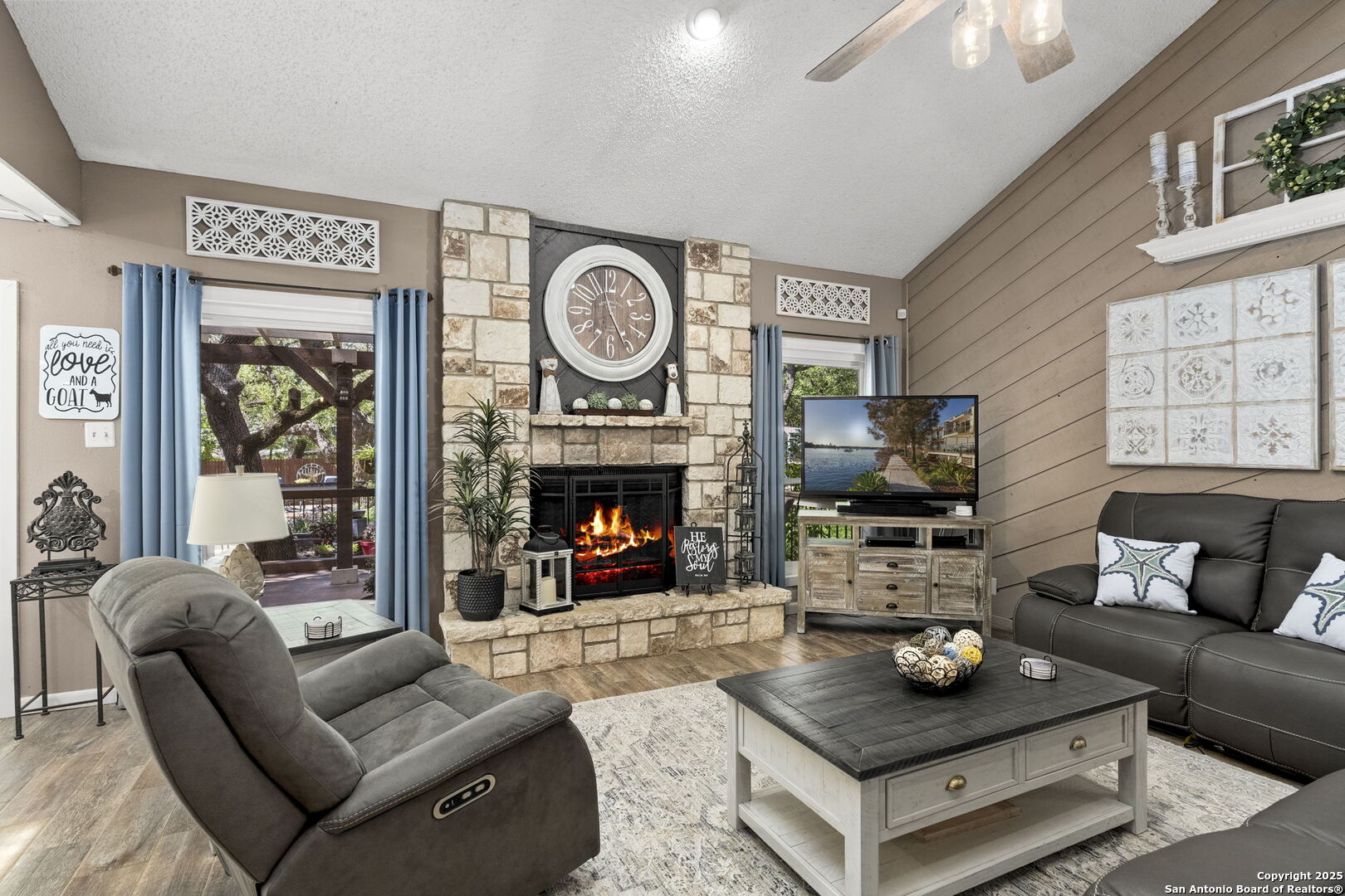 2026 Encino Vista St.