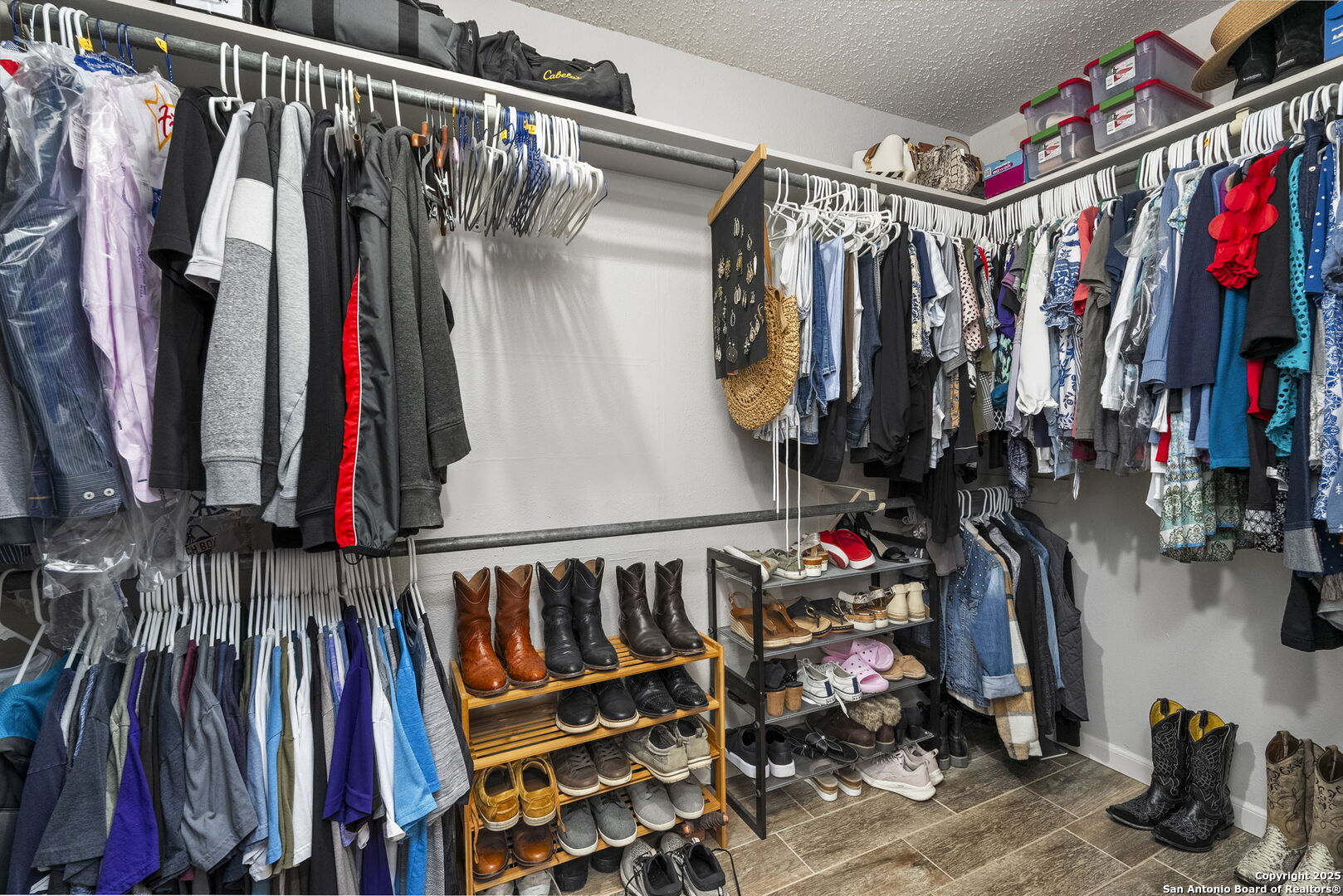 2026 Encino Vista St.