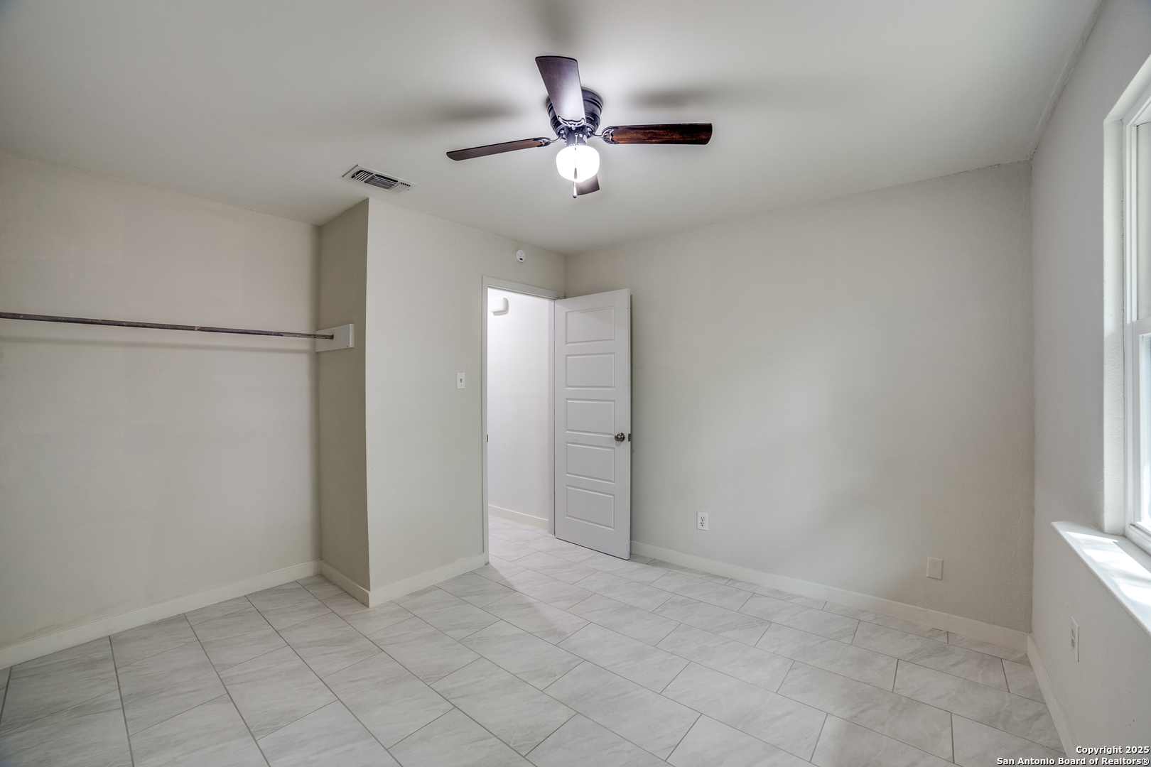 8218 Meadow Swan