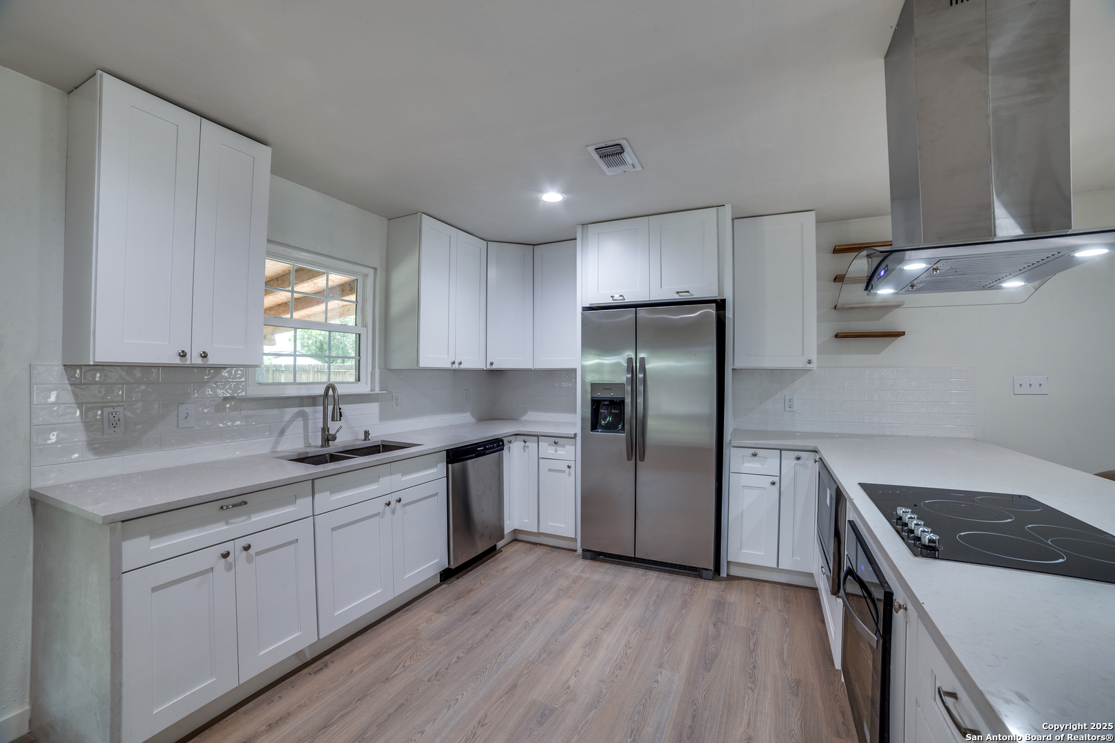 8218 Meadow Swan