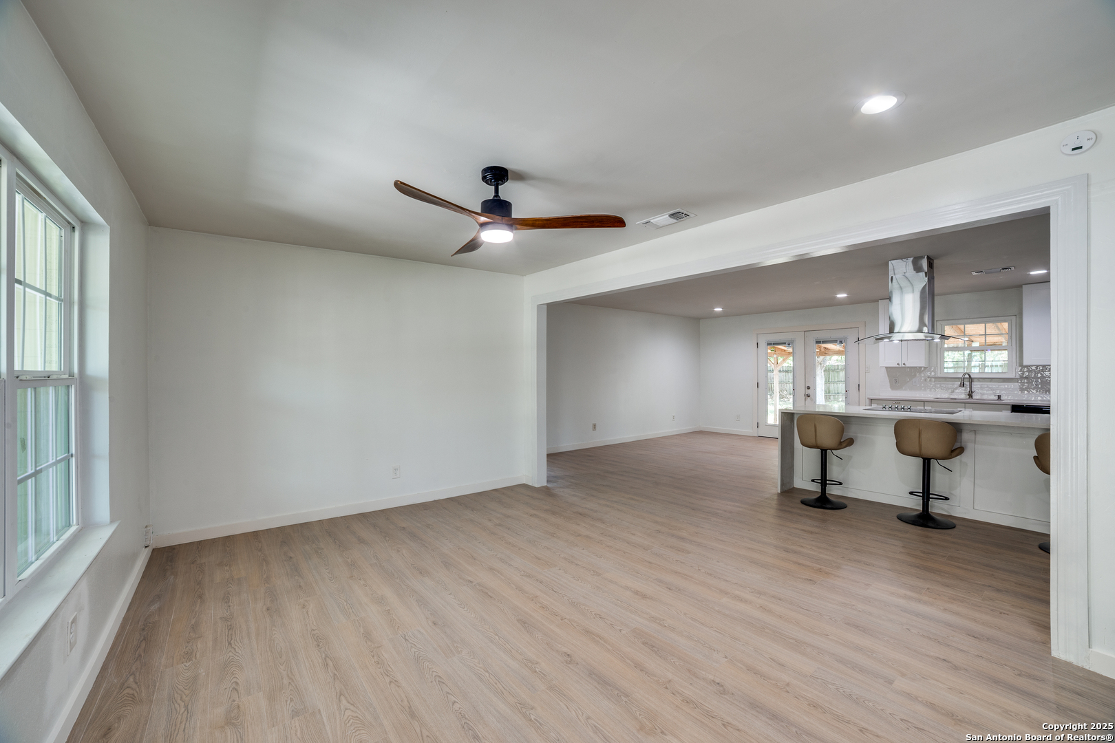 8218 Meadow Swan