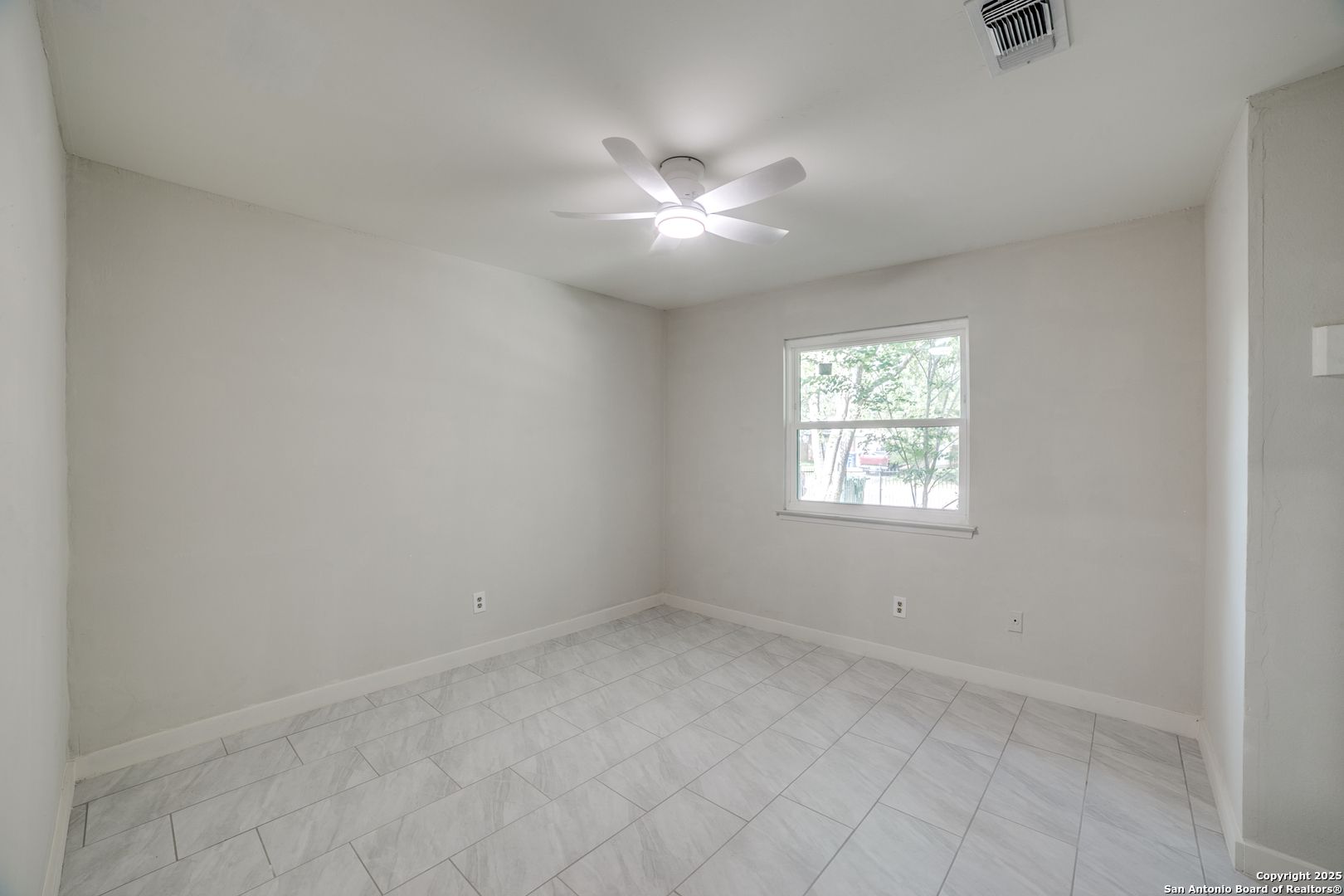 8218 Meadow Swan