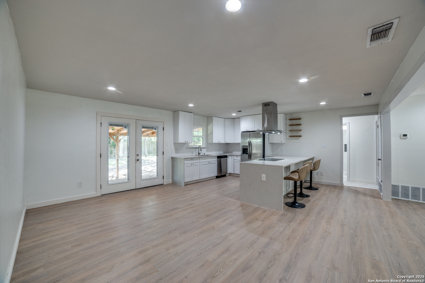 8218 Meadow Swan