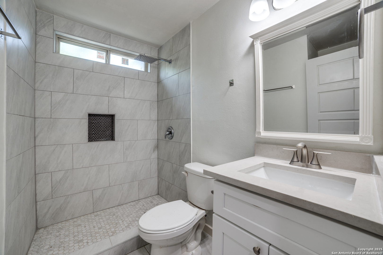 8218 Meadow Swan