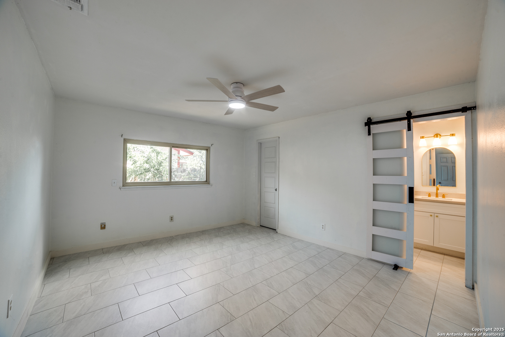 8218 Meadow Swan