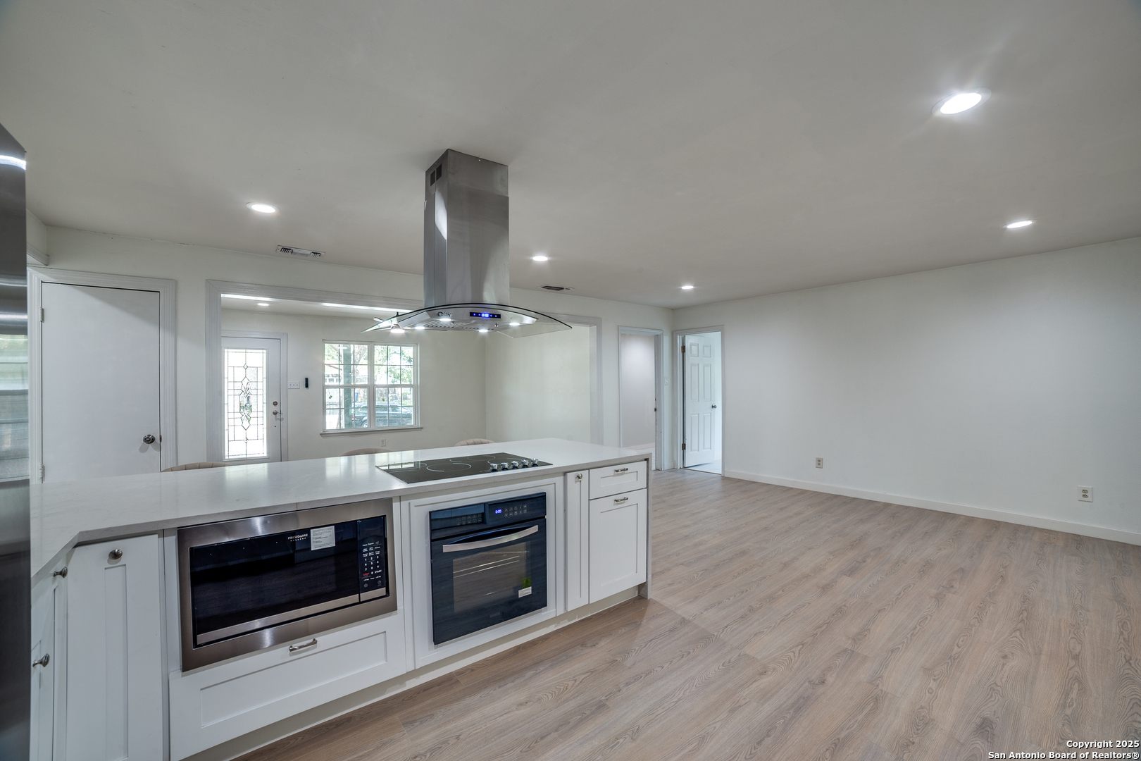 8218 Meadow Swan