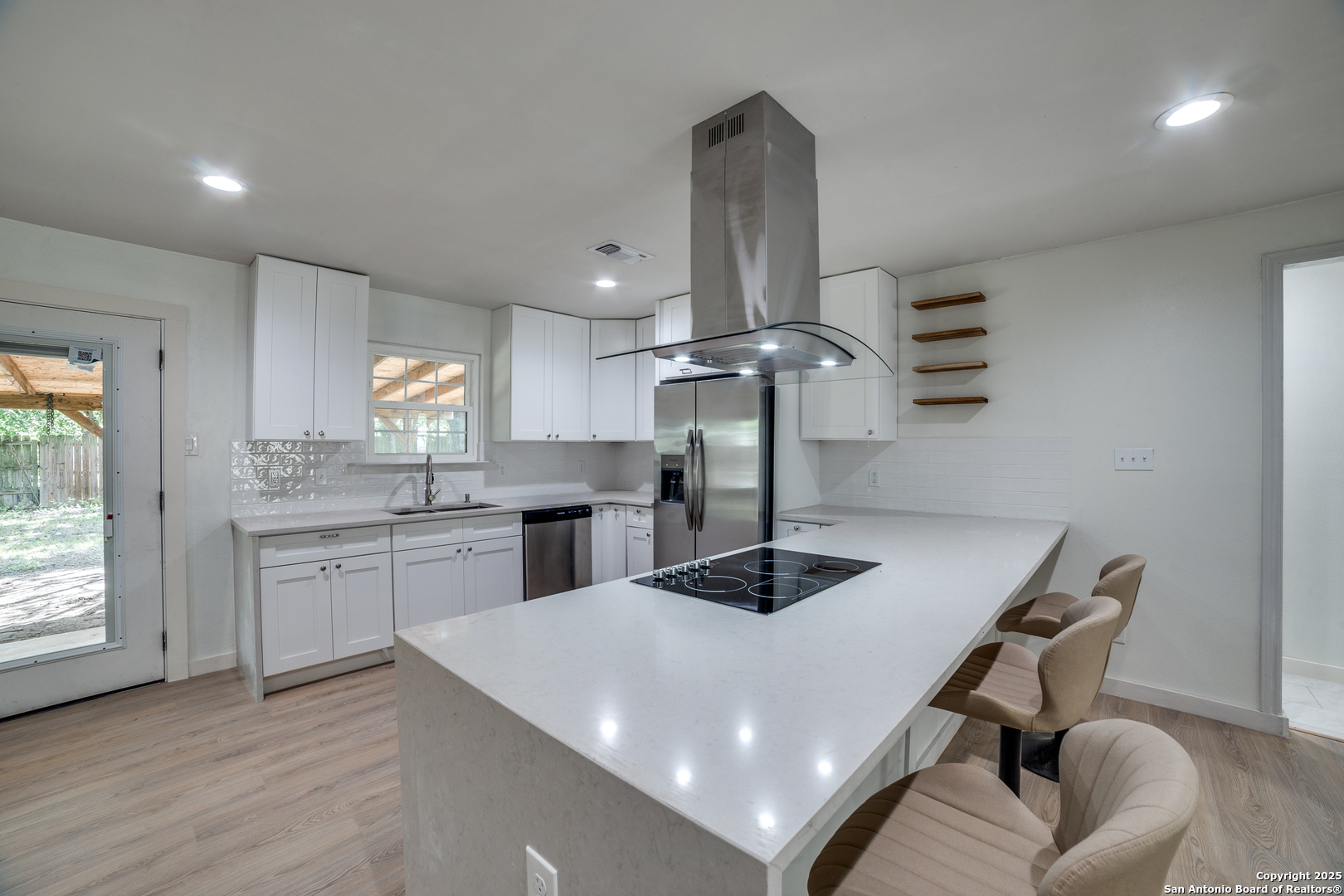8218 Meadow Swan
