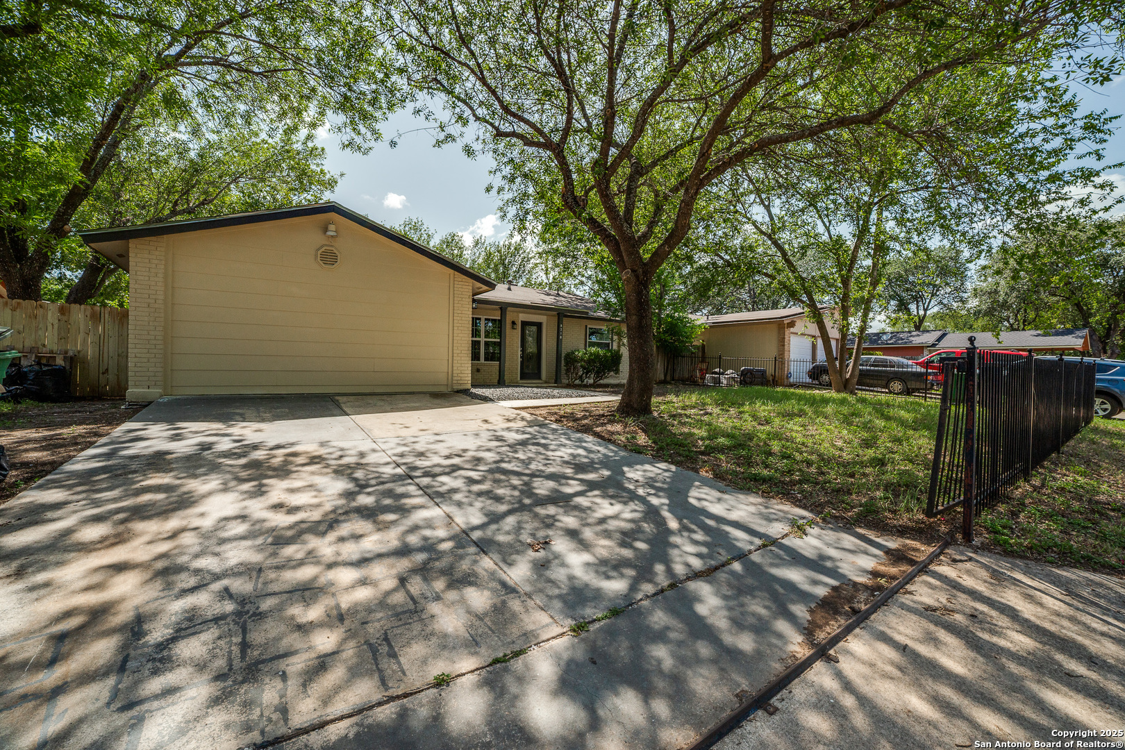 8218 Meadow Swan