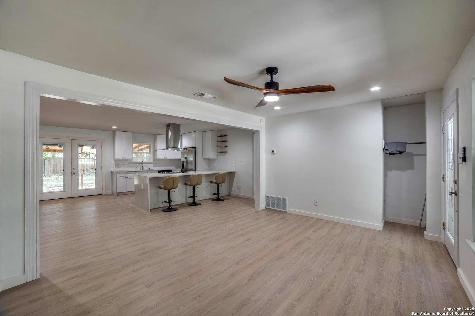 8218 Meadow Swan